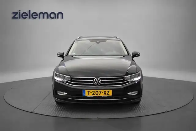Volkswagen Passat view 15