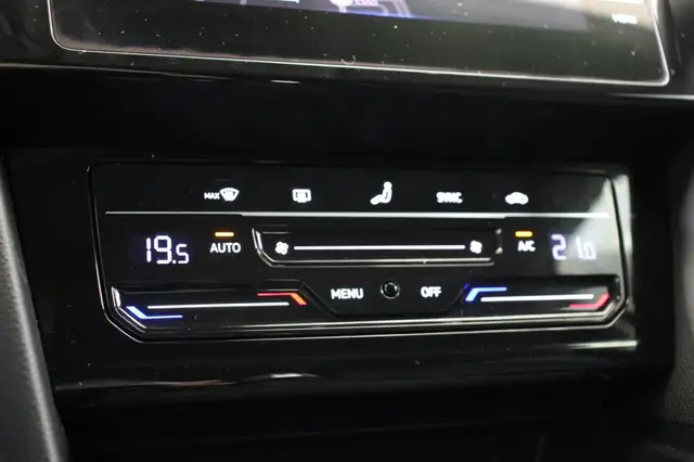 Volkswagen Passat view 26