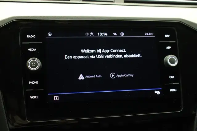 Volkswagen Passat view 5