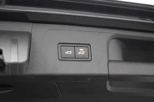 Volkswagen Passat view 13
