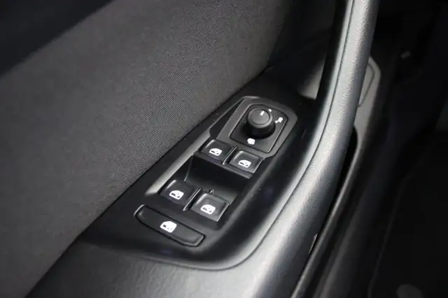 Volkswagen Passat view 29