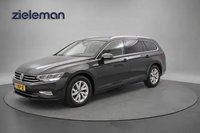 Volkswagen Passat view 20