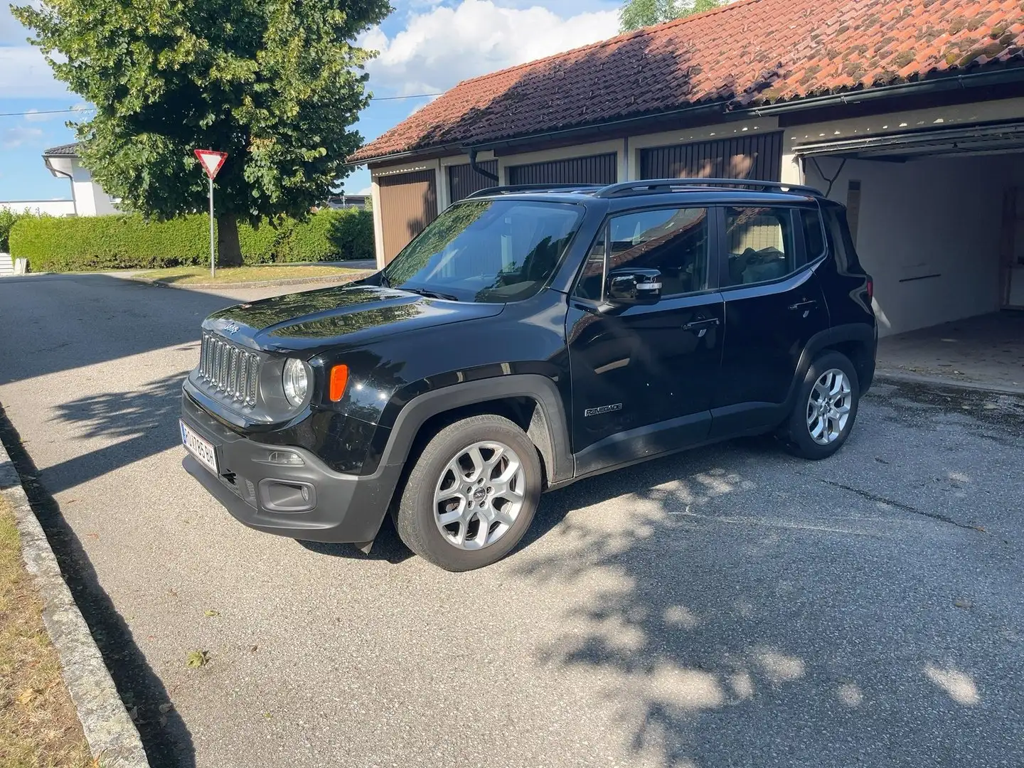 Jeep Renegade 1,6 MultiJet II 120 Longitude Grün - 1