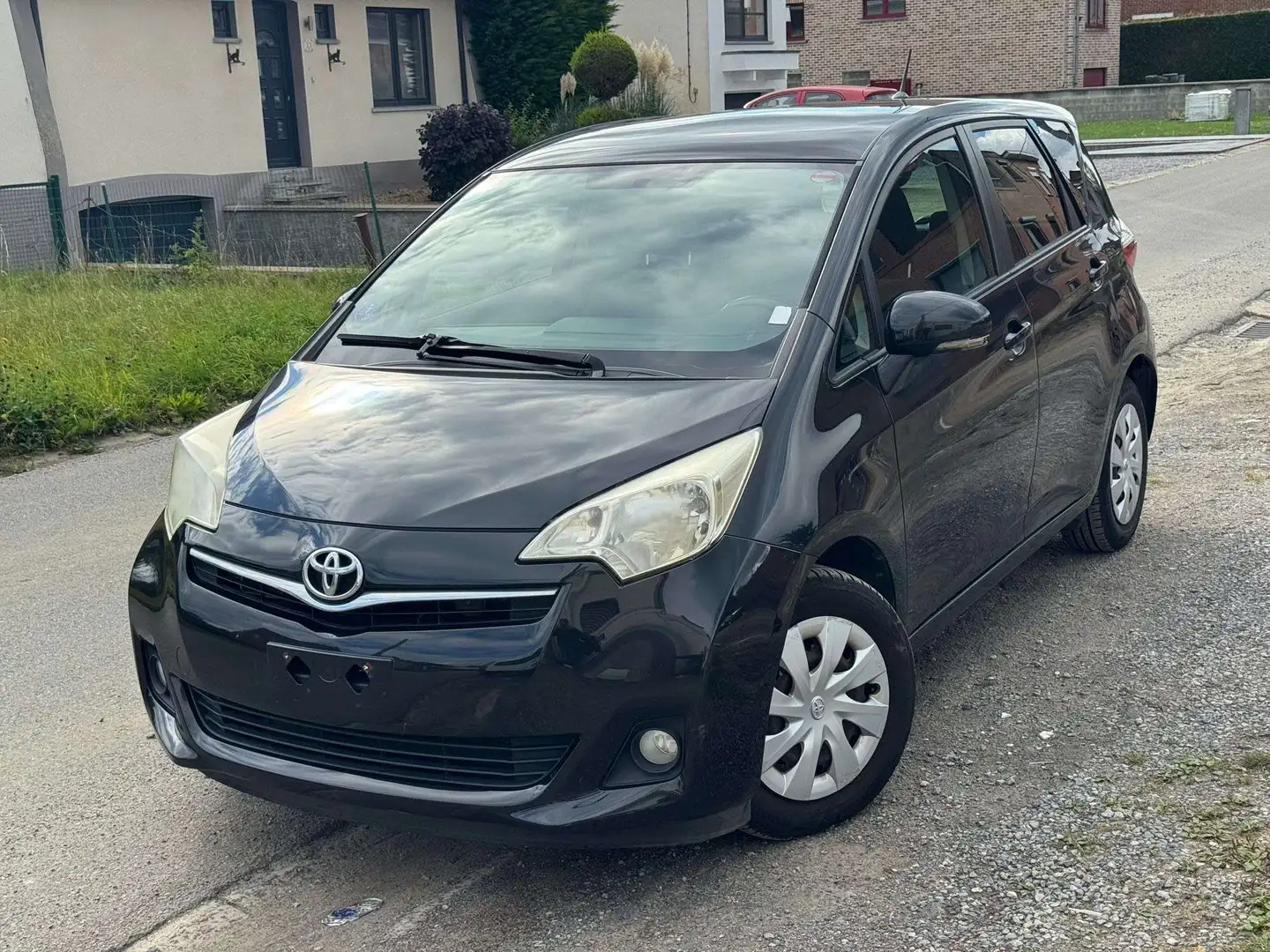 Toyota Verso-S 99Ch//2011//183.326km//CLIM//NAV Weiß - 1