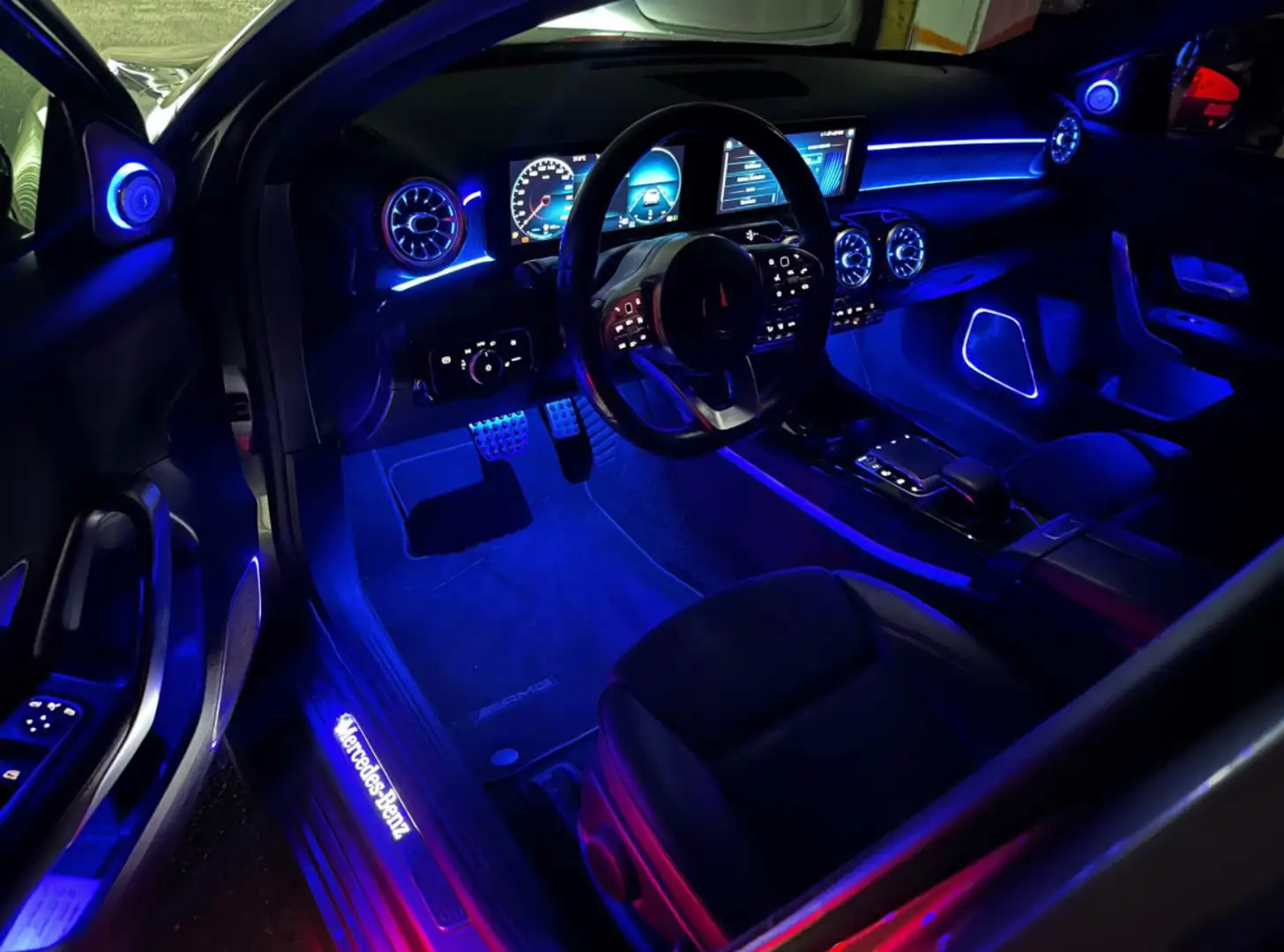 Mercedes-Benz GLA 180 d Premium auto AMG - 2