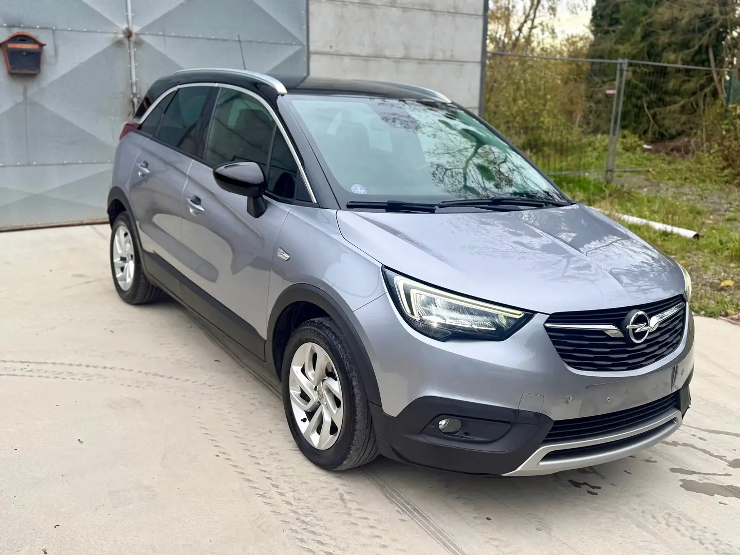 Opel Crossland X Crossland X 1.2 Turbo ECOTEC Innovation S/S Grau - 1
