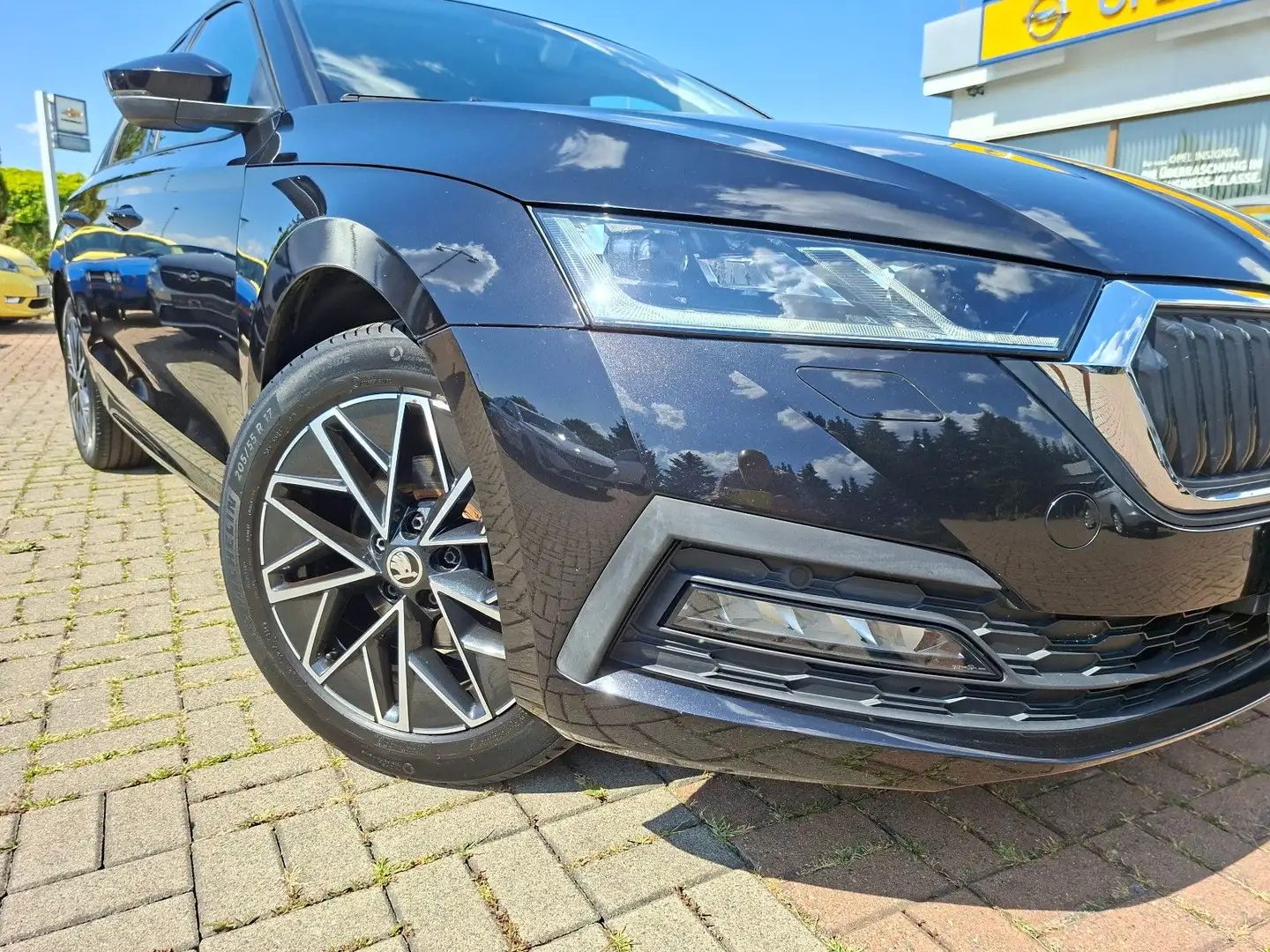 Skoda Octavia Combi Ambition+LED+NAVI+SHZ+LHZ+ACC+ Zwart - 2