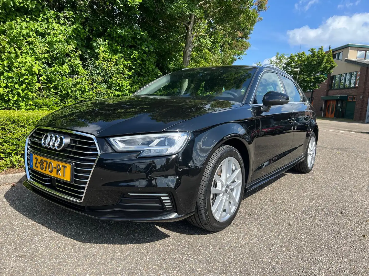 Audi A3 Sportback 40 e-tron Advance Sport Plug In Hybrid , Schwarz - 2