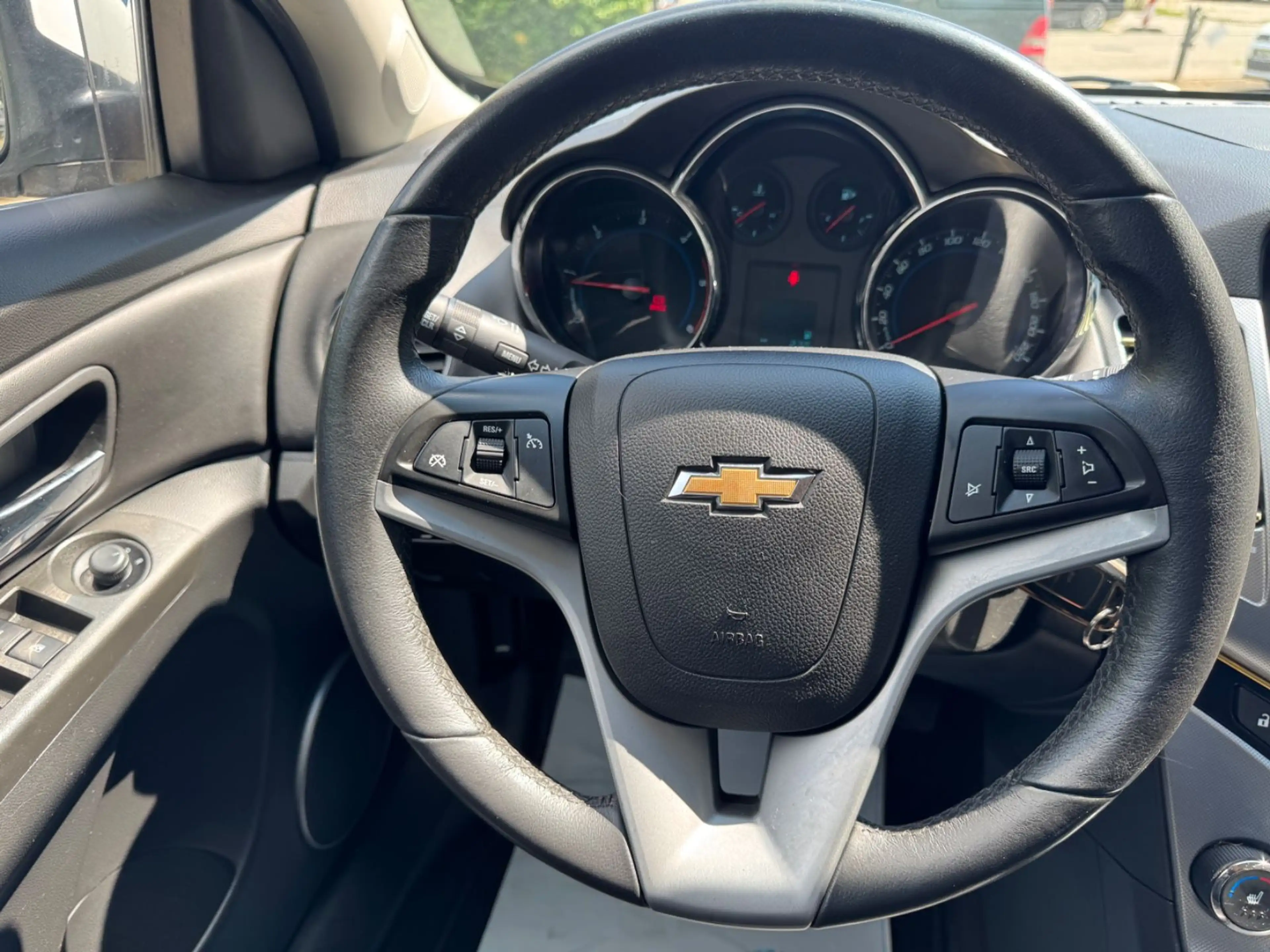 Chevrolet Cruze 2.0 120 kW D KAT LTZ Tüvneu 1hand leder — photo 19