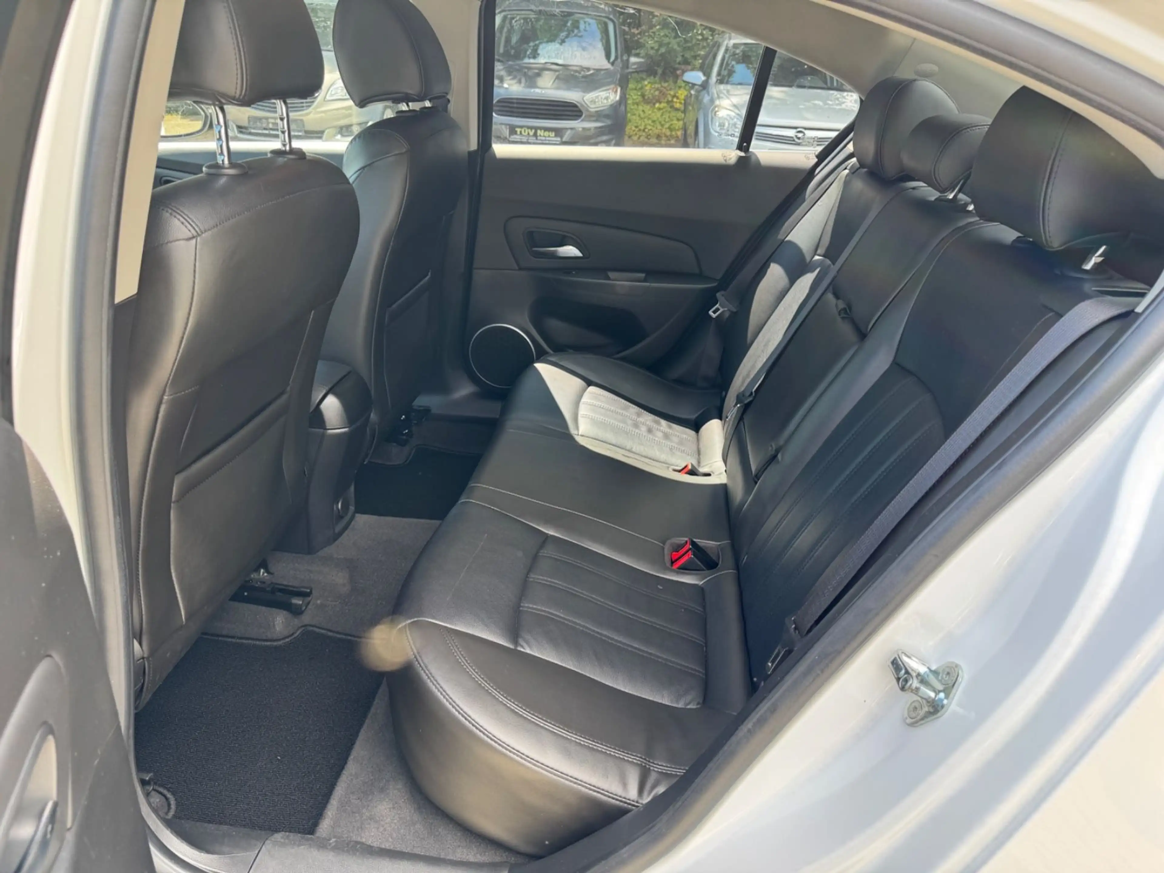 Chevrolet Cruze 2.0 120 kW D KAT LTZ Tüvneu 1hand leder — photo 12