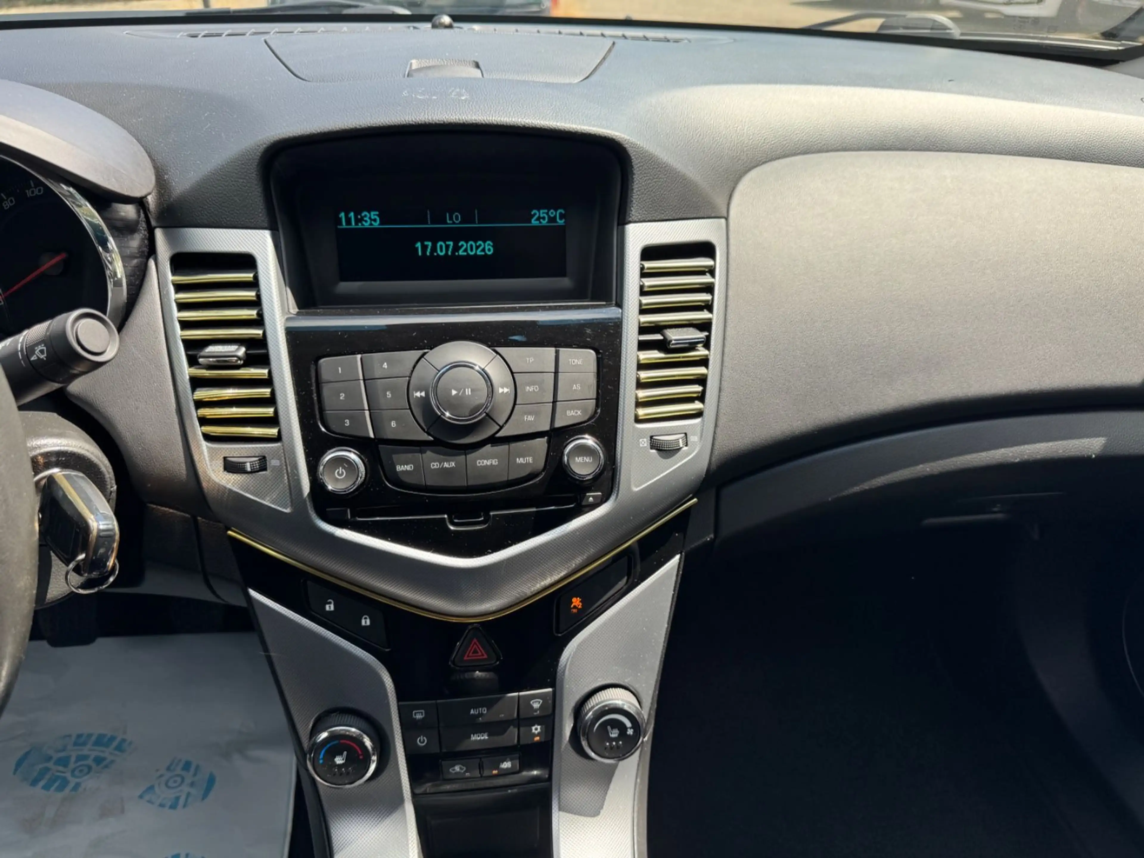 Chevrolet Cruze 2.0 120 kW D KAT LTZ Tüvneu 1hand leder — photo 20