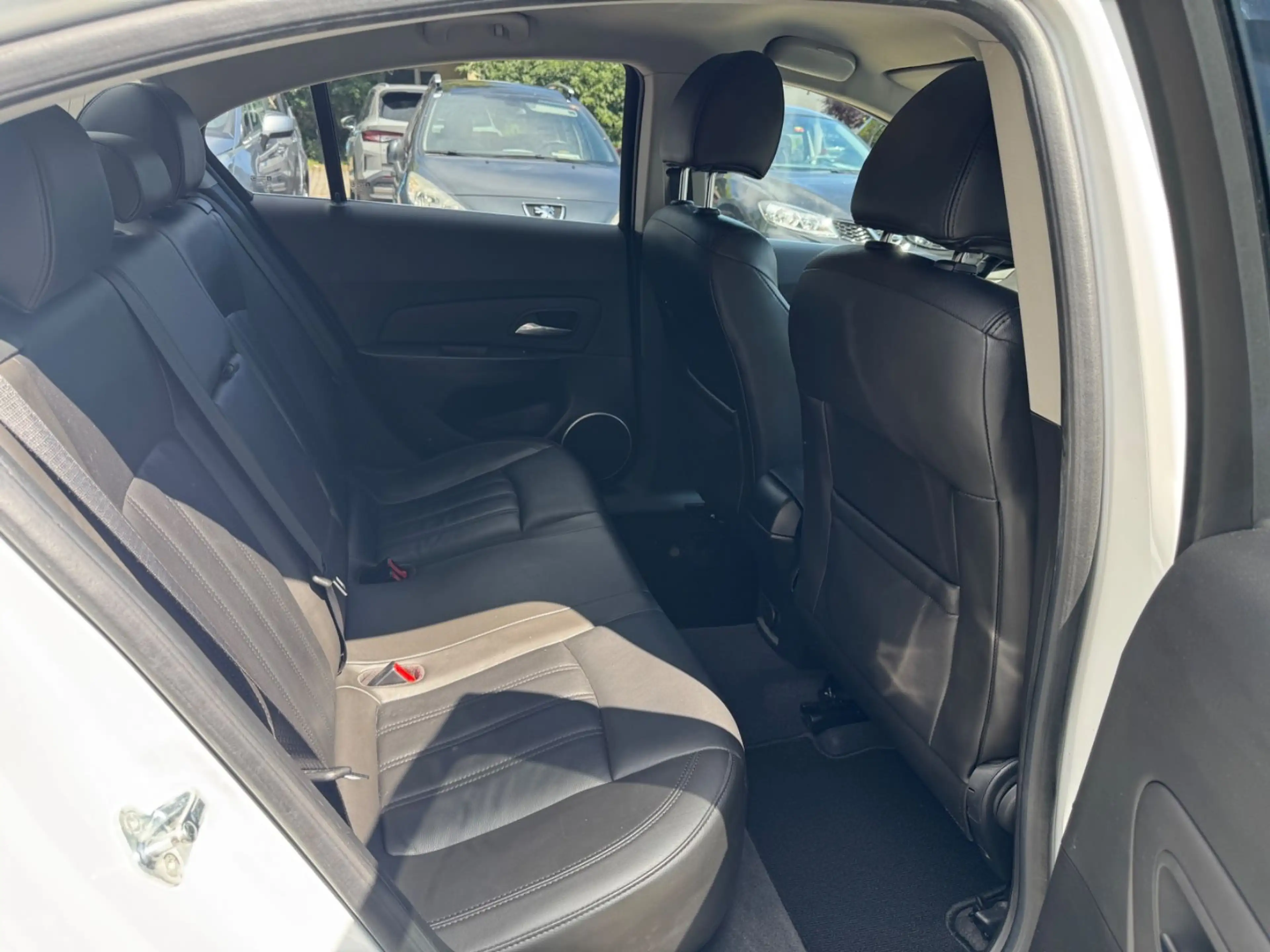 Chevrolet Cruze 2.0 120 kW D KAT LTZ Tüvneu 1hand leder — photo 14
