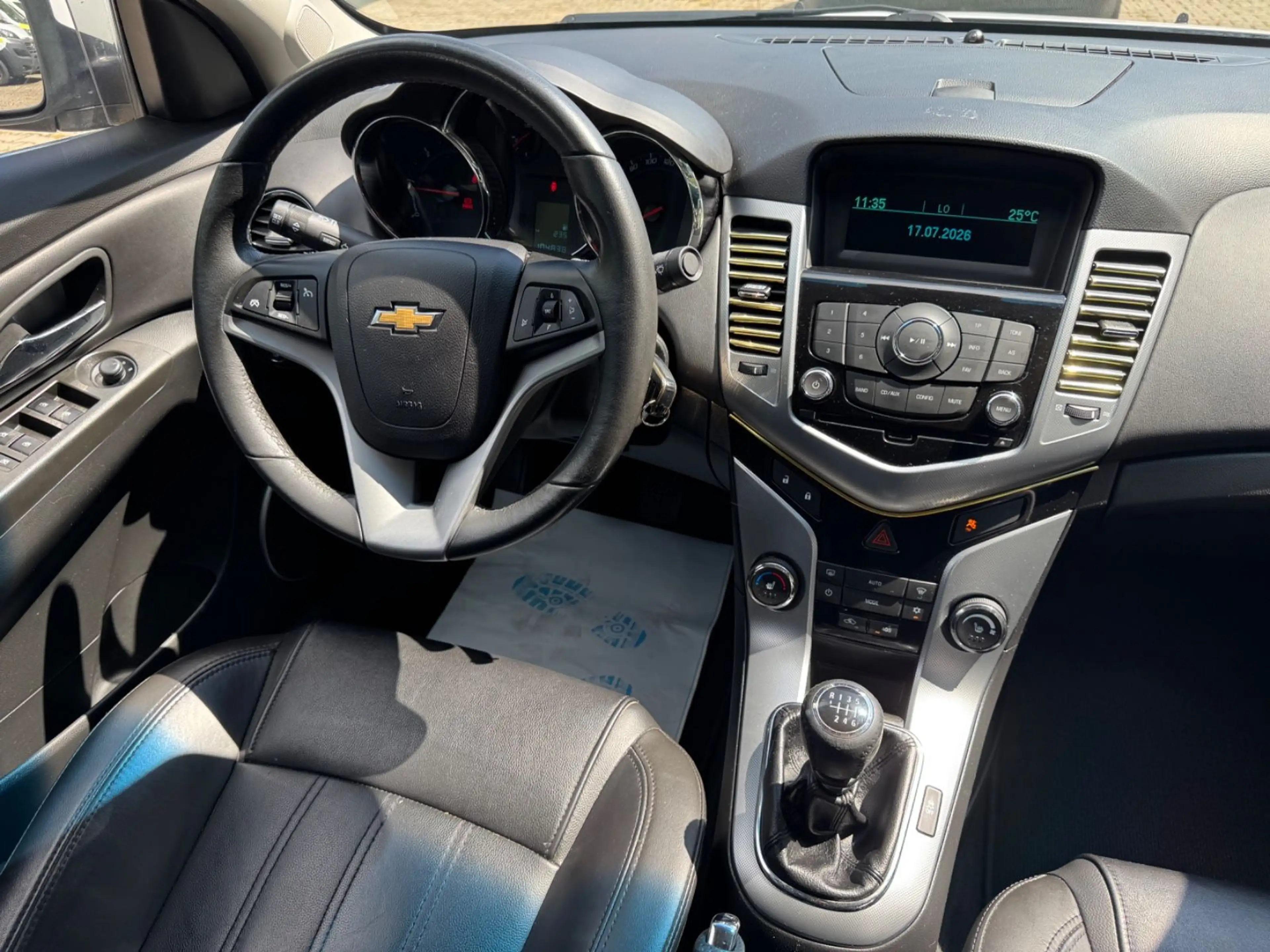 Chevrolet Cruze 2.0 120 kW D KAT LTZ Tüvneu 1hand leder — photo 18