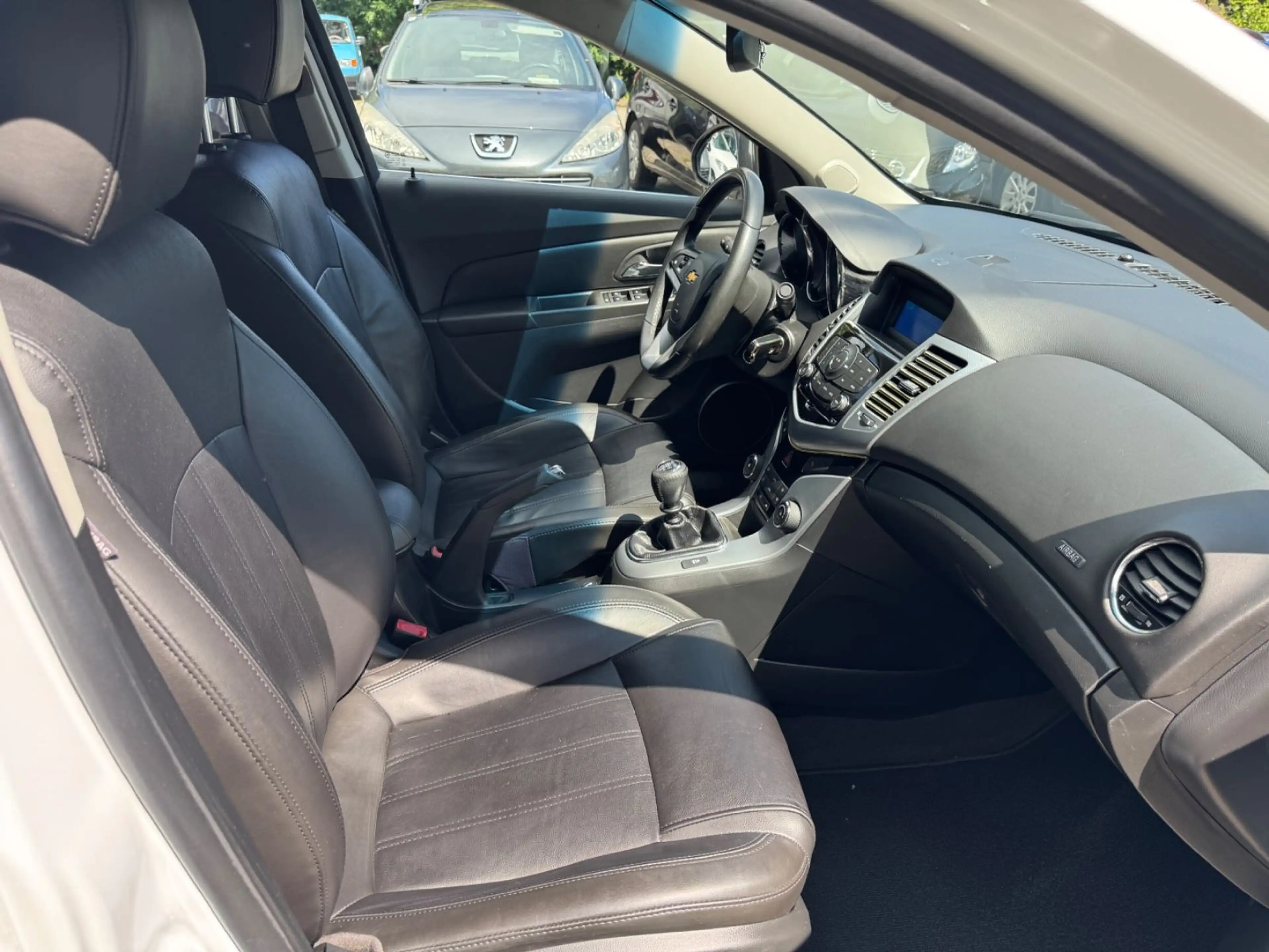 Chevrolet Cruze 2.0 120 kW D KAT LTZ Tüvneu 1hand leder — photo 15