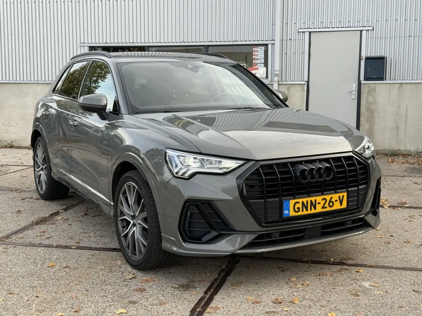 Audi Q3 35 TFSI Pro Line S Gris - 1
