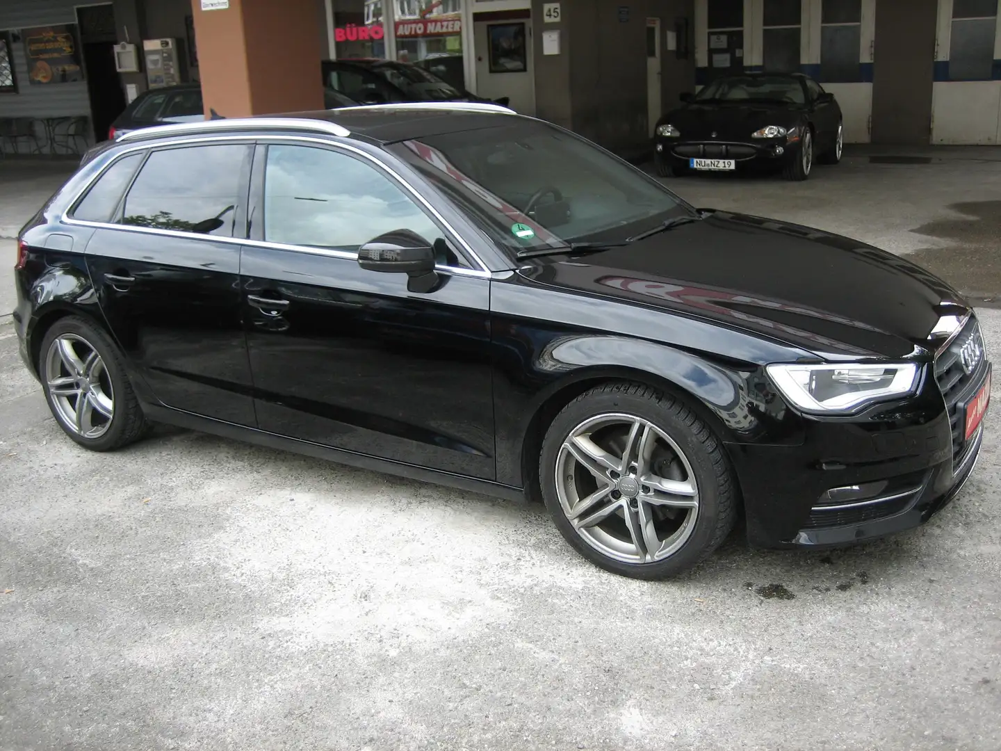 Audi A3 1,4 TFSI Sportback / AUTOMATIK Schwarz - 1