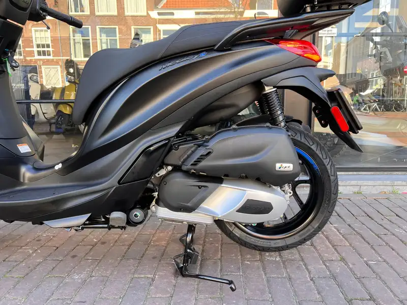 Piaggio MEDLEY 200 - foto 5