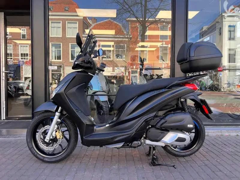 Piaggio MEDLEY 200 - foto 3