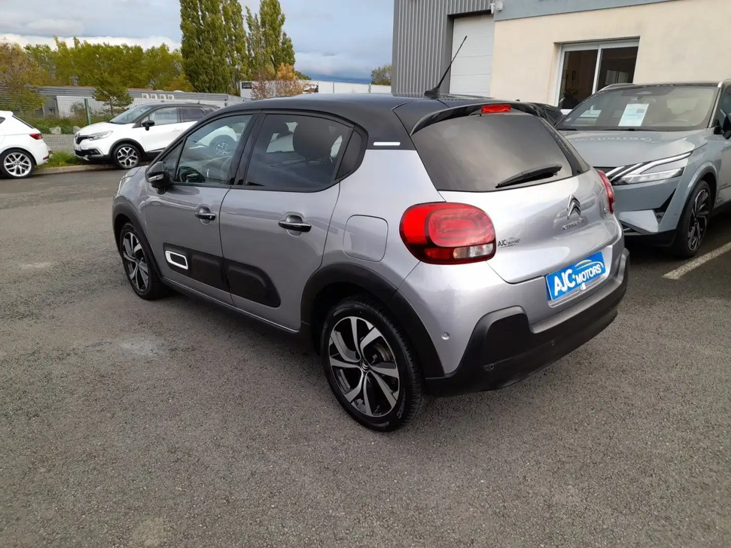 Citroen C3 1.2 PURETECH 110CH S&S SHINE 124G Gris - 2