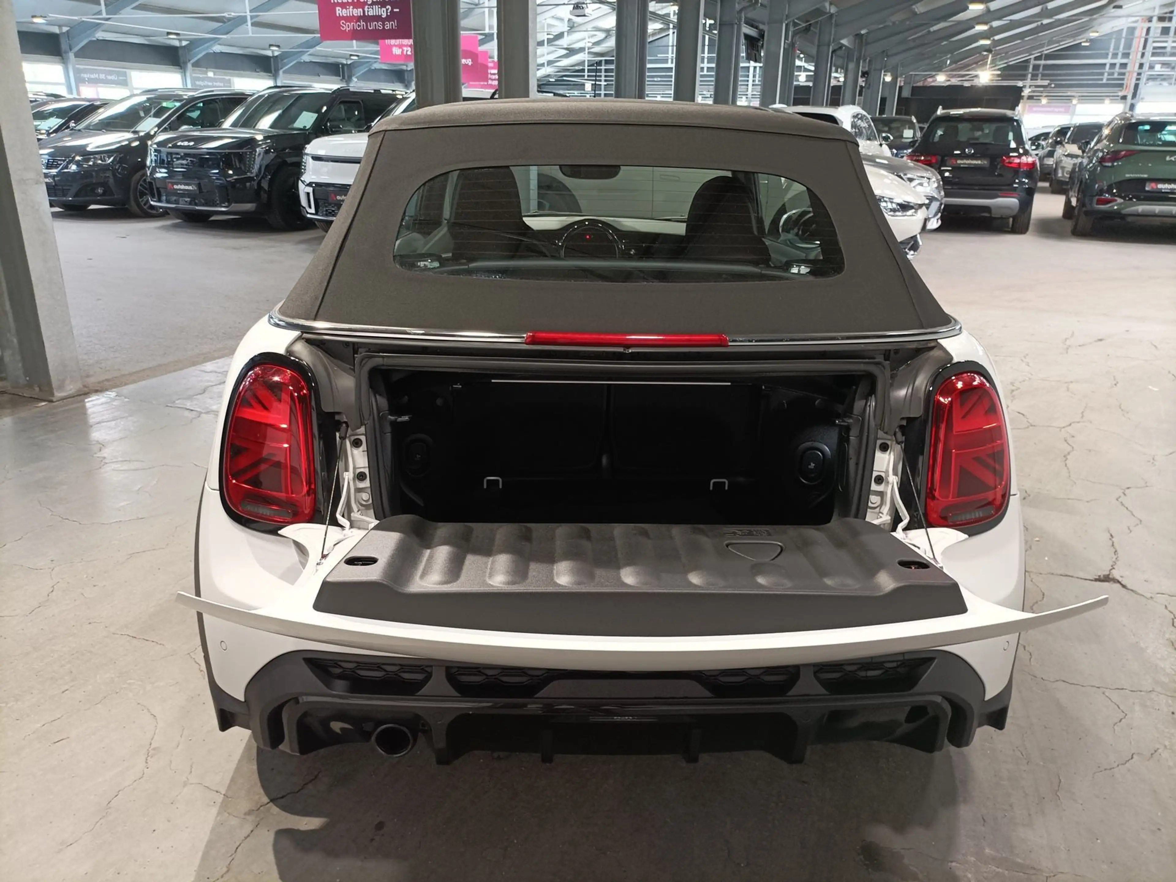 MINI Cooper Cabrio Cabrio Cooper JCW Trim LED|Navi|PDC|Kamera|SHZ — photo 6