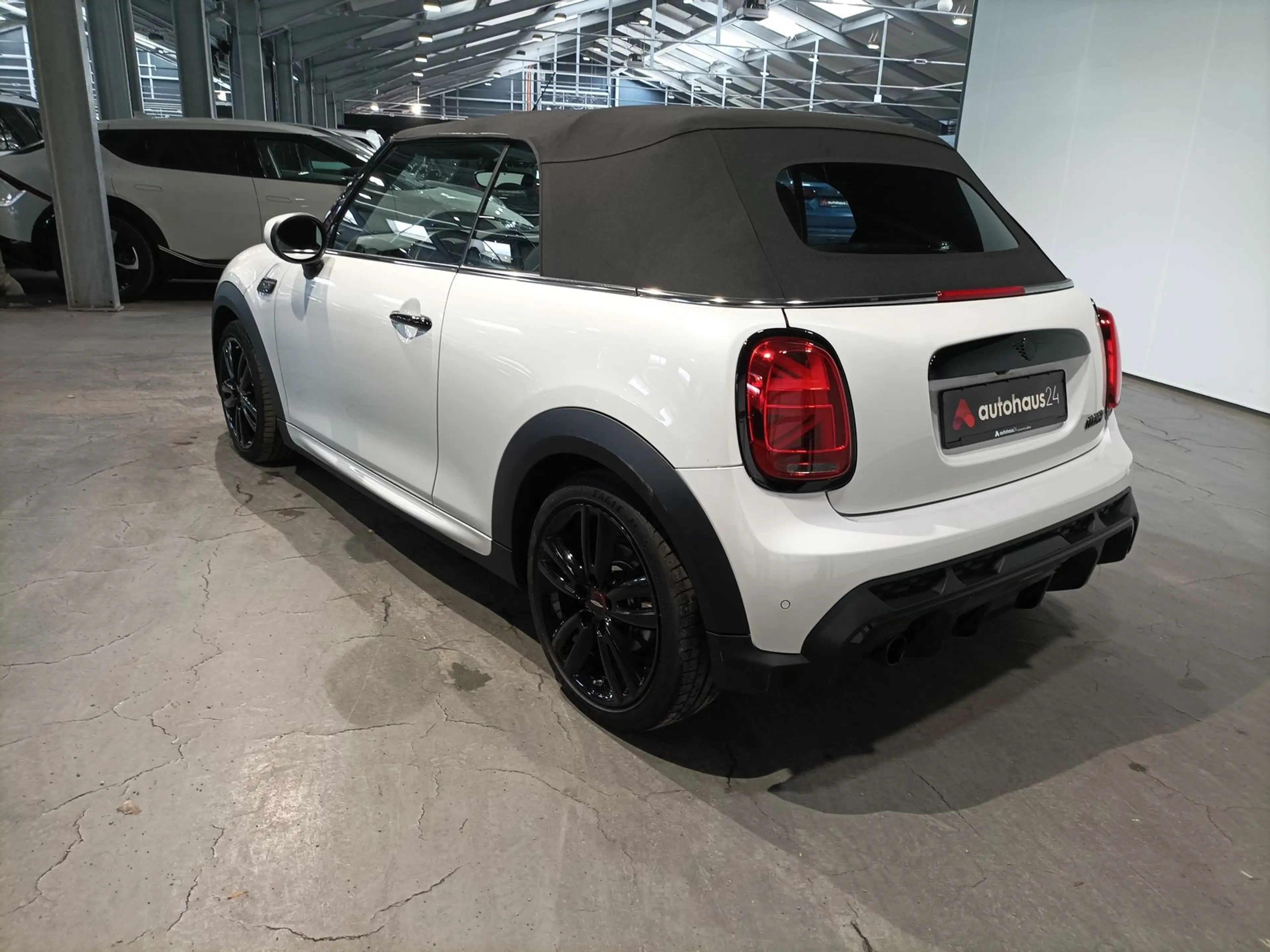 MINI Cooper Cabrio Cabrio Cooper JCW Trim LED|Navi|PDC|Kamera|SHZ — photo 4