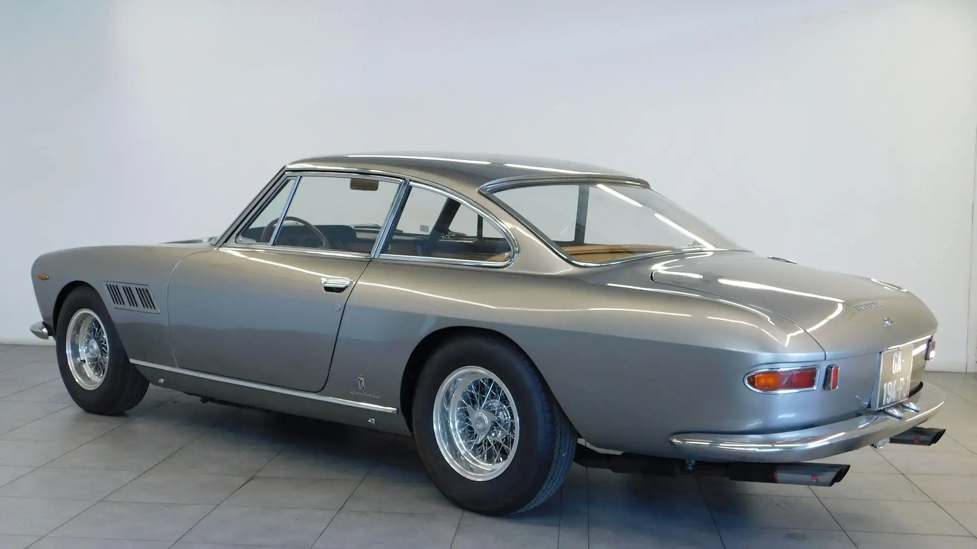 Ferrari 330 330 GT 2+2 4.0 V12 300 CV Grau - 2