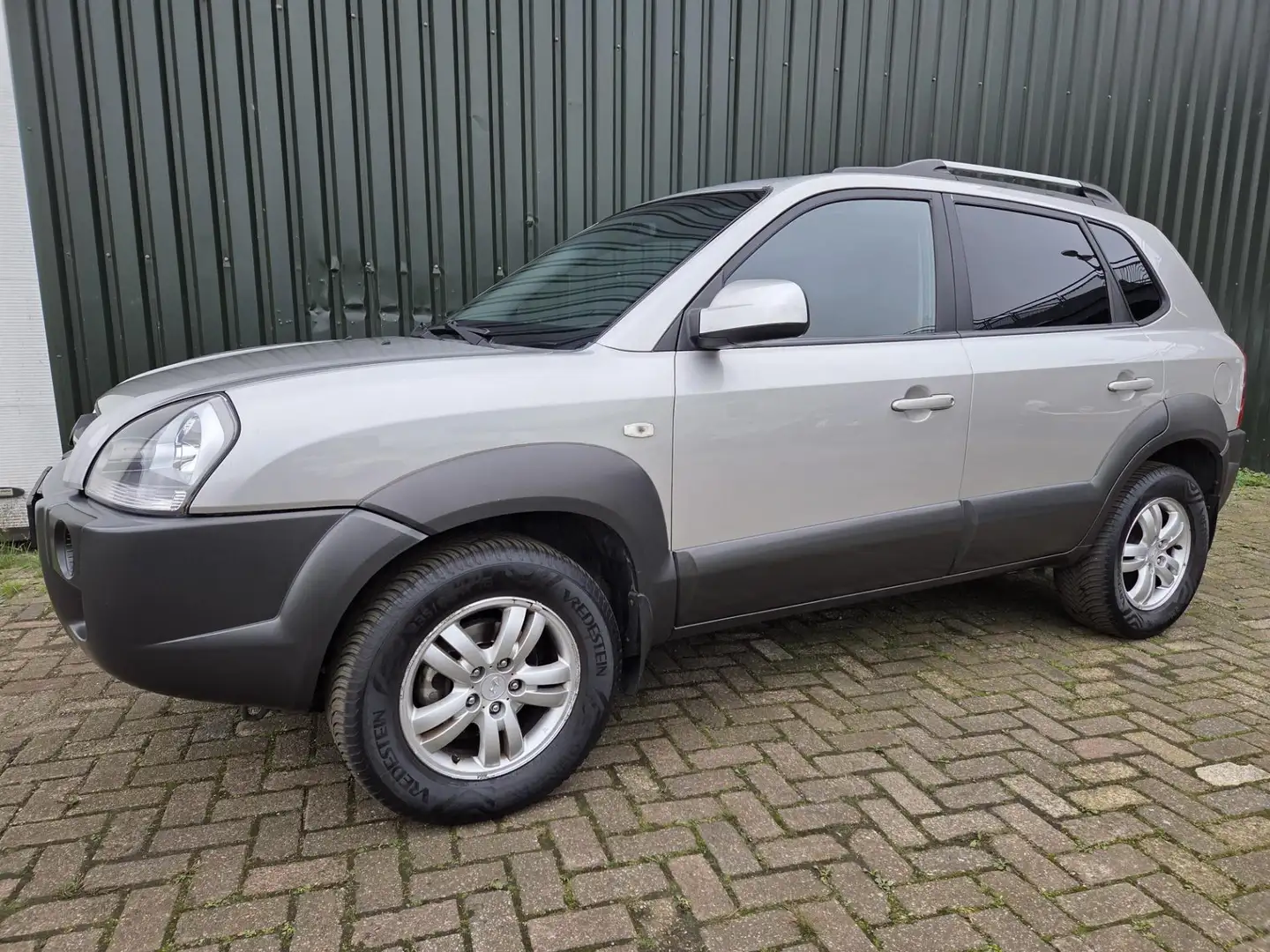 Hyundai TUCSON 2.0i Style Grijs - 2