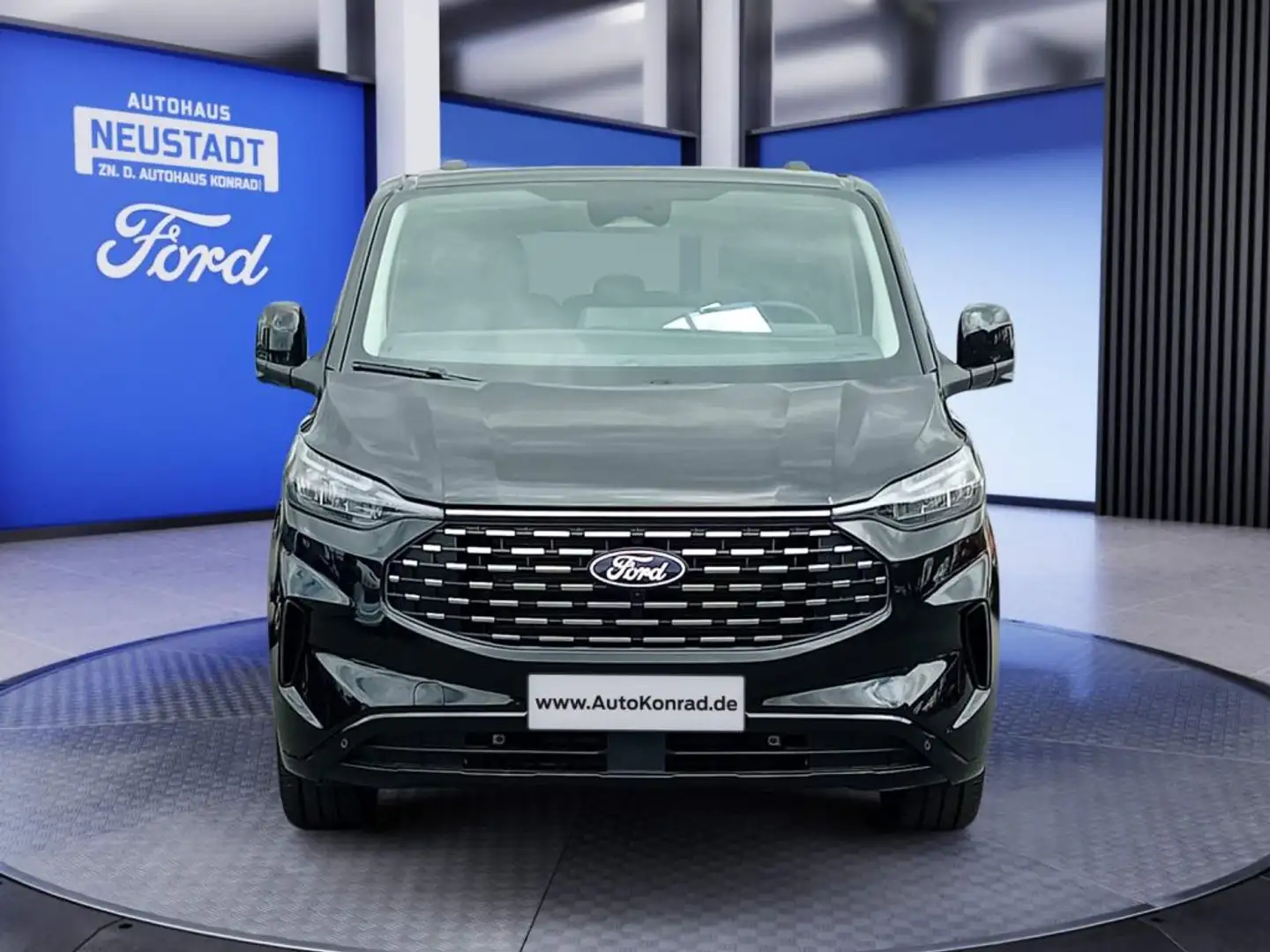 Ford Tourneo Custom 320 L1H1 VA Titanium Schwarz - 2