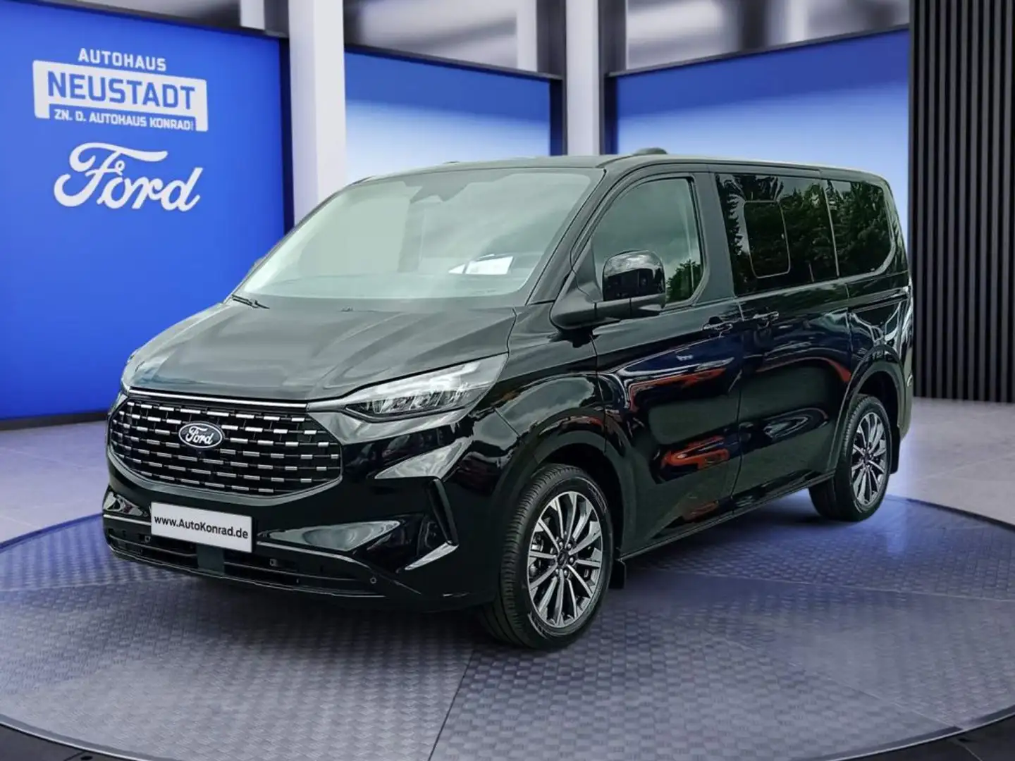 Ford Tourneo Custom 320 L1H1 VA Titanium Schwarz - 1