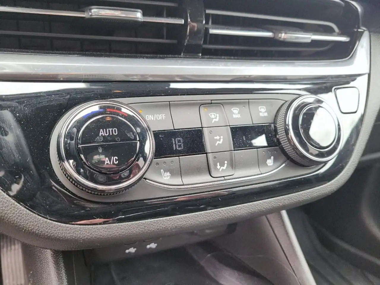 Buick Envista снимка Buick Envista