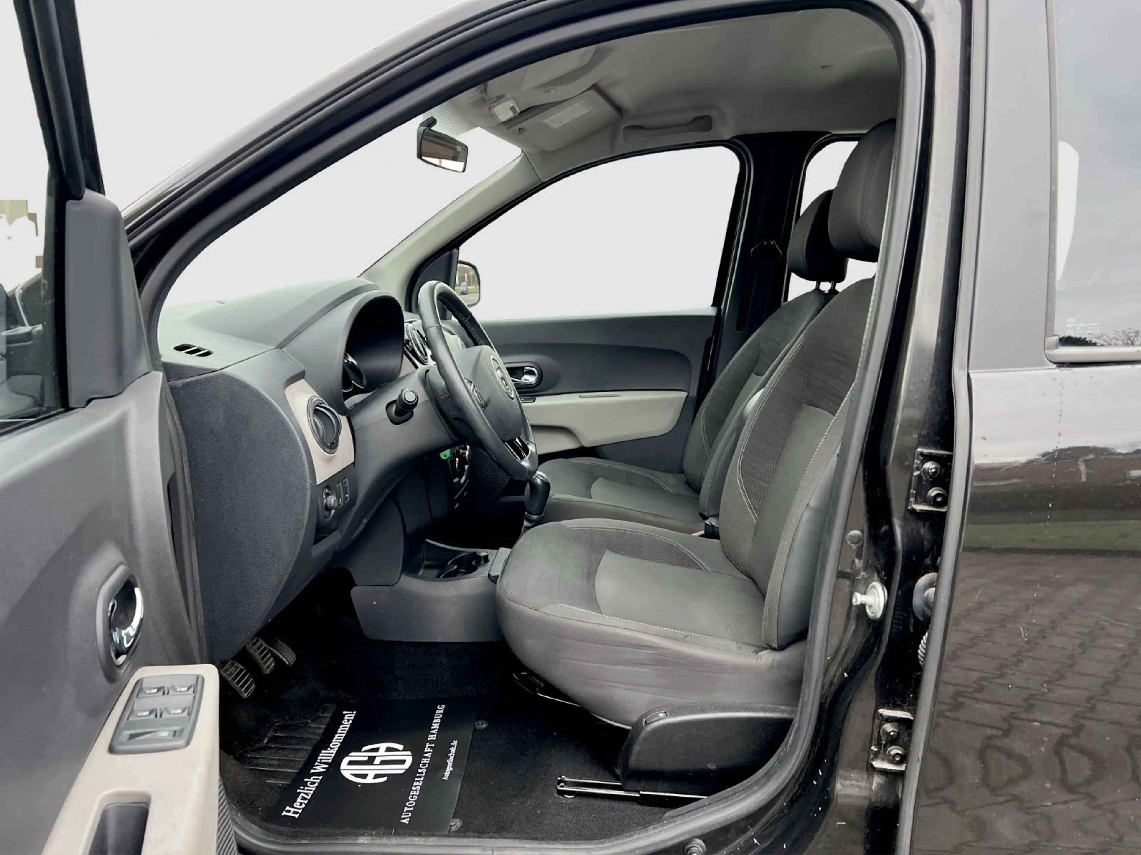 Dacia Lodgy Prestige*7Sitzer*Klima*SitzHzg*1.Hand* — photo 11