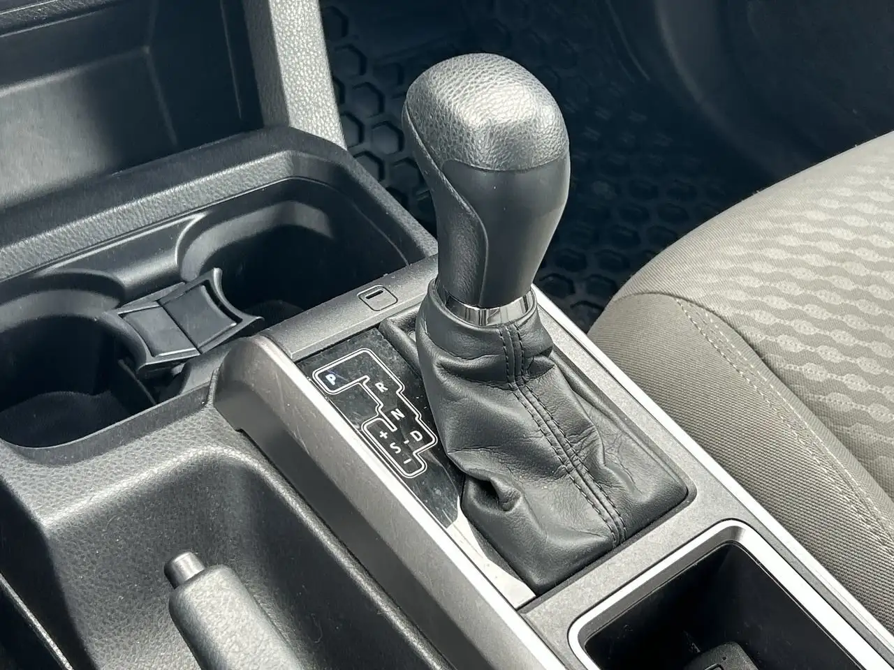 Toyota Tacoma снимка Toyota Tacoma