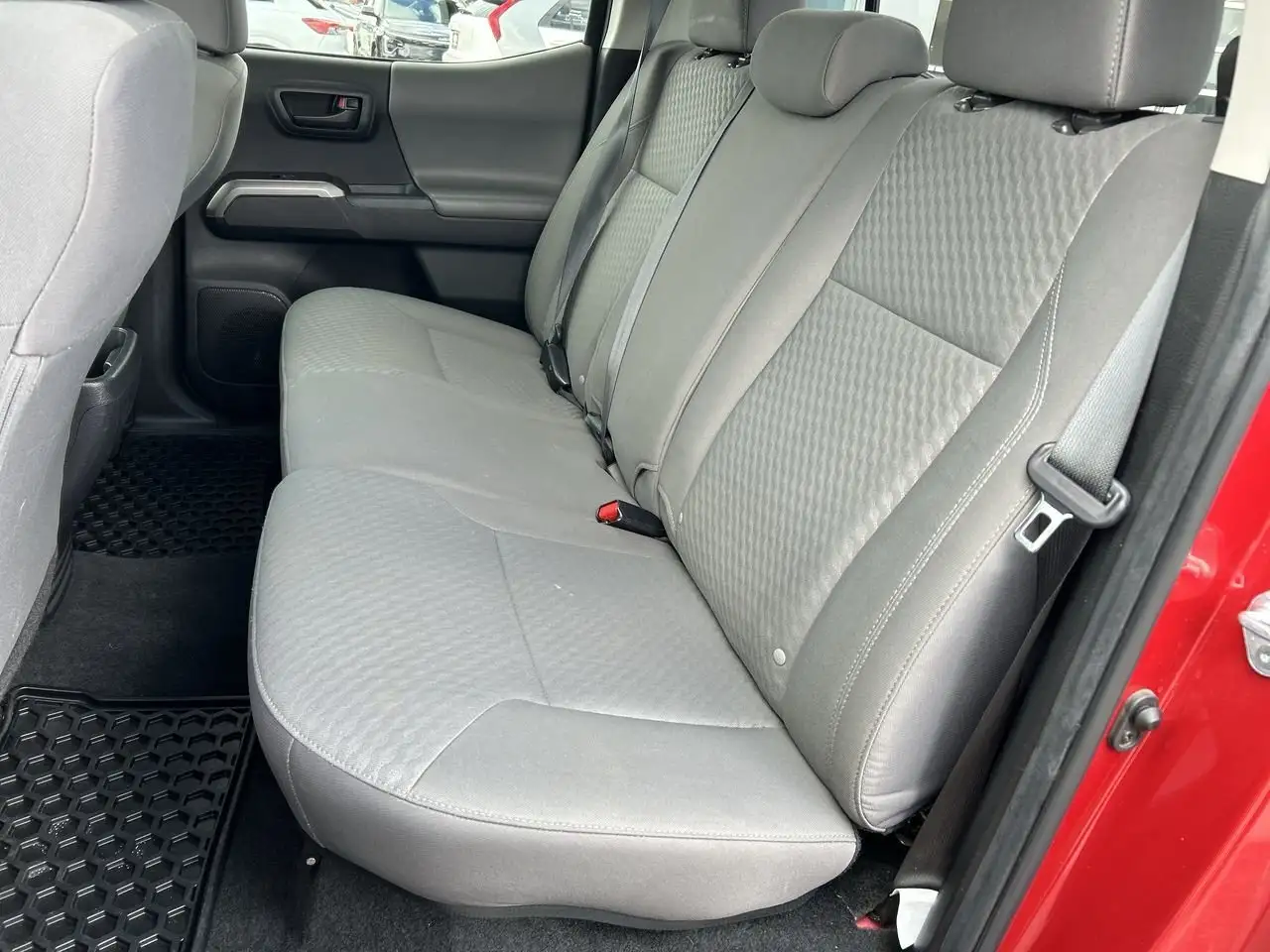 Toyota Tacoma снимка Toyota Tacoma