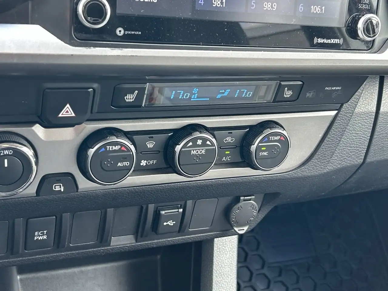 Toyota Tacoma снимка Toyota Tacoma
