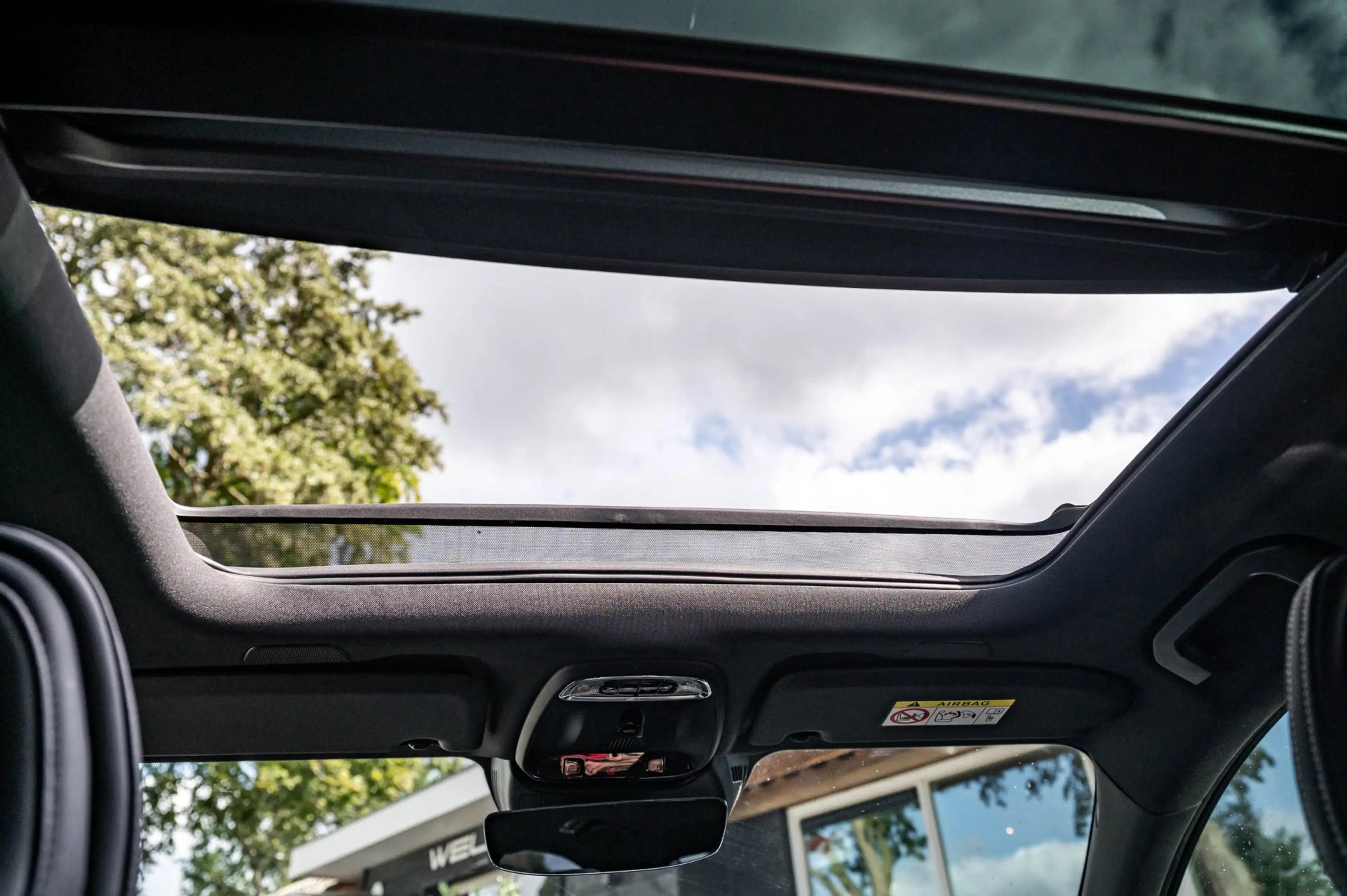 Volvo S60 2.0 Recharge T6 AWD R-Design Panoramadak I Camera — photo 12
