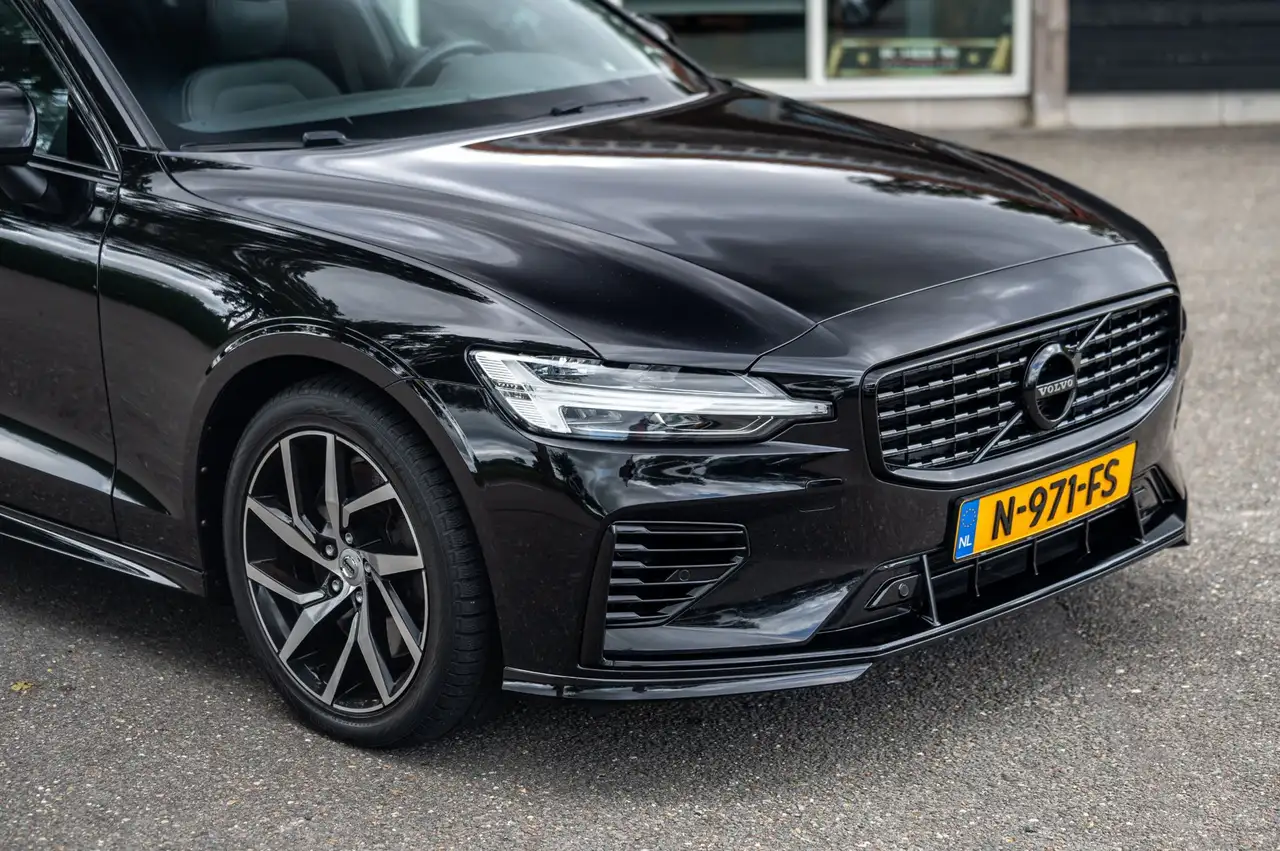 Volvo S60 2.0 Recharge T6 AWD R-Design Panoramadak I Camera, миниатюра 30