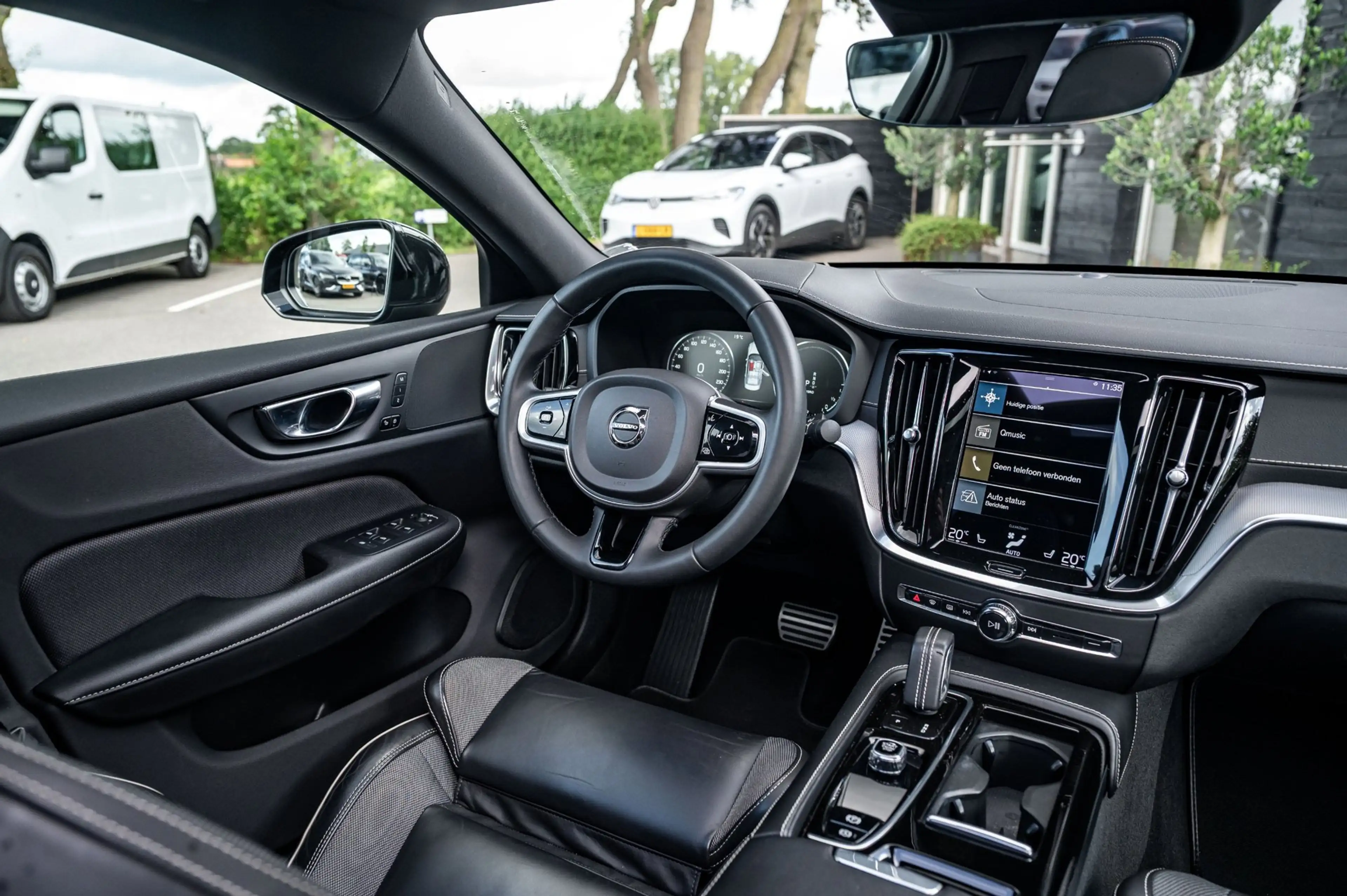 Volvo S60 2.0 Recharge T6 AWD R-Design Panoramadak I Camera — photo 2