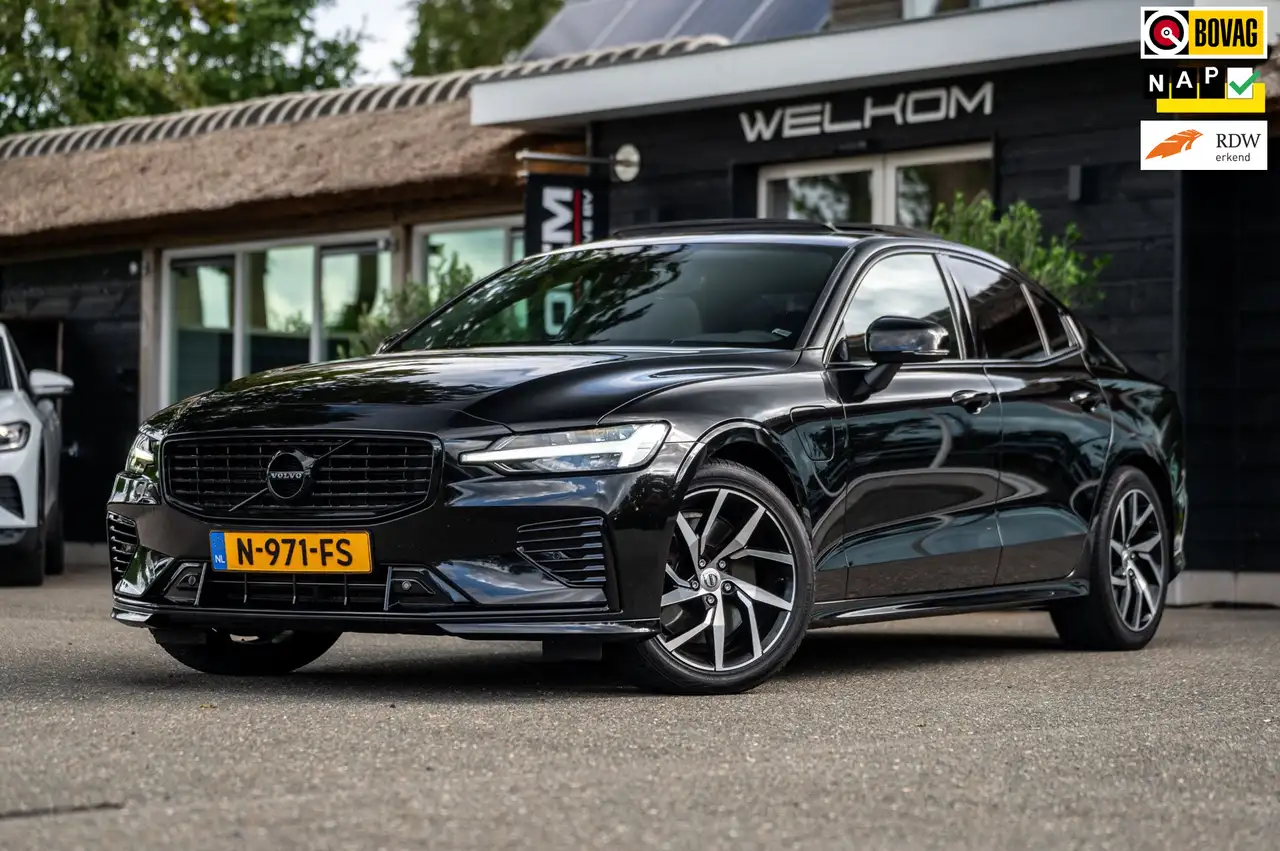 Volvo S60 2.0 Recharge T6 AWD R-Design Panoramadak I Camera
