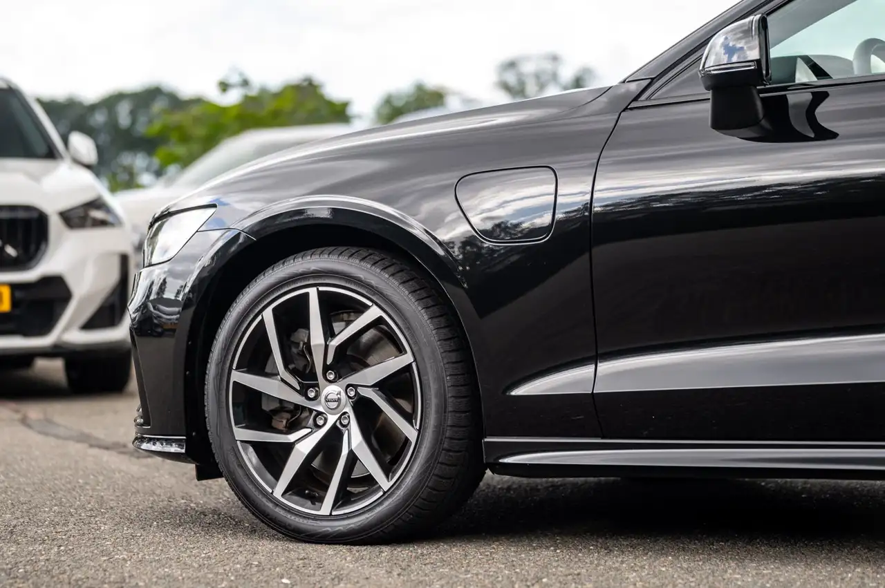 Volvo S60 2.0 Recharge T6 AWD R-Design Panoramadak I Camera, миниатюра 18