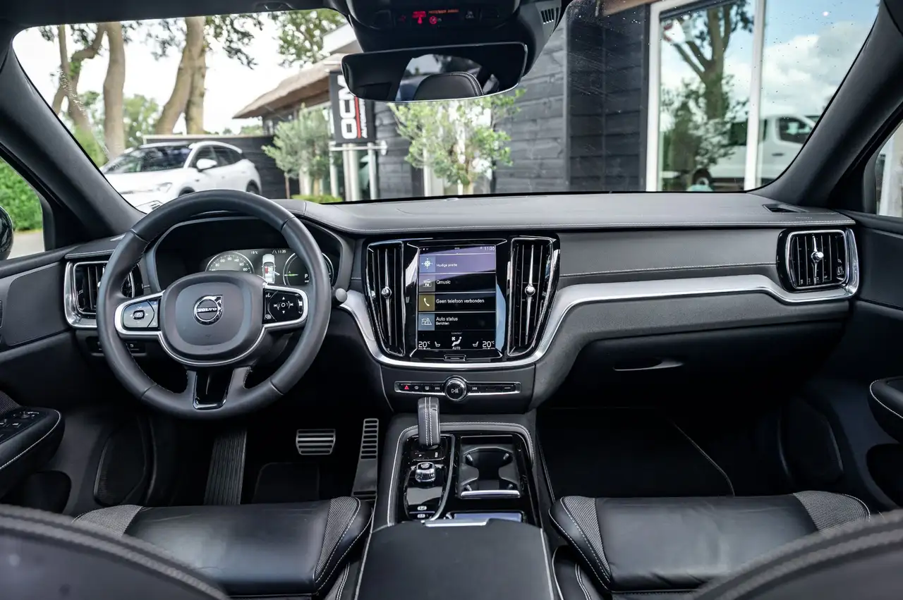 Volvo S60 2.0 Recharge T6 AWD R-Design Panoramadak I Camera, миниатюра 27