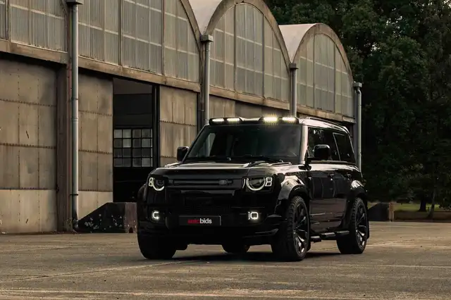 Land Rover Defender 110 URBAN Widetrack V8