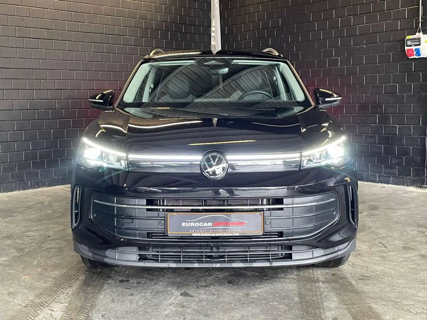 Volkswagen Tiguan Life 2.0 TDI 150CV DSG7 ** Attelage ** Gra Noir - 2