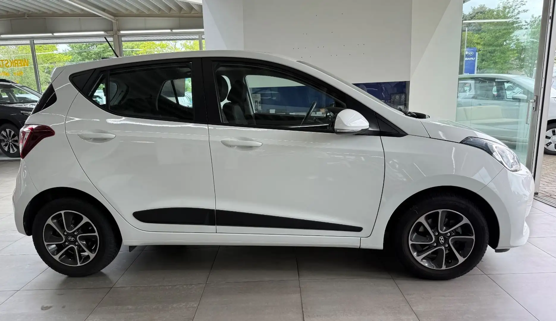 Hyundai i10 Style *APP-CON*GLASDACH*SITZH.*AUTOMATIK* Weiß - 2