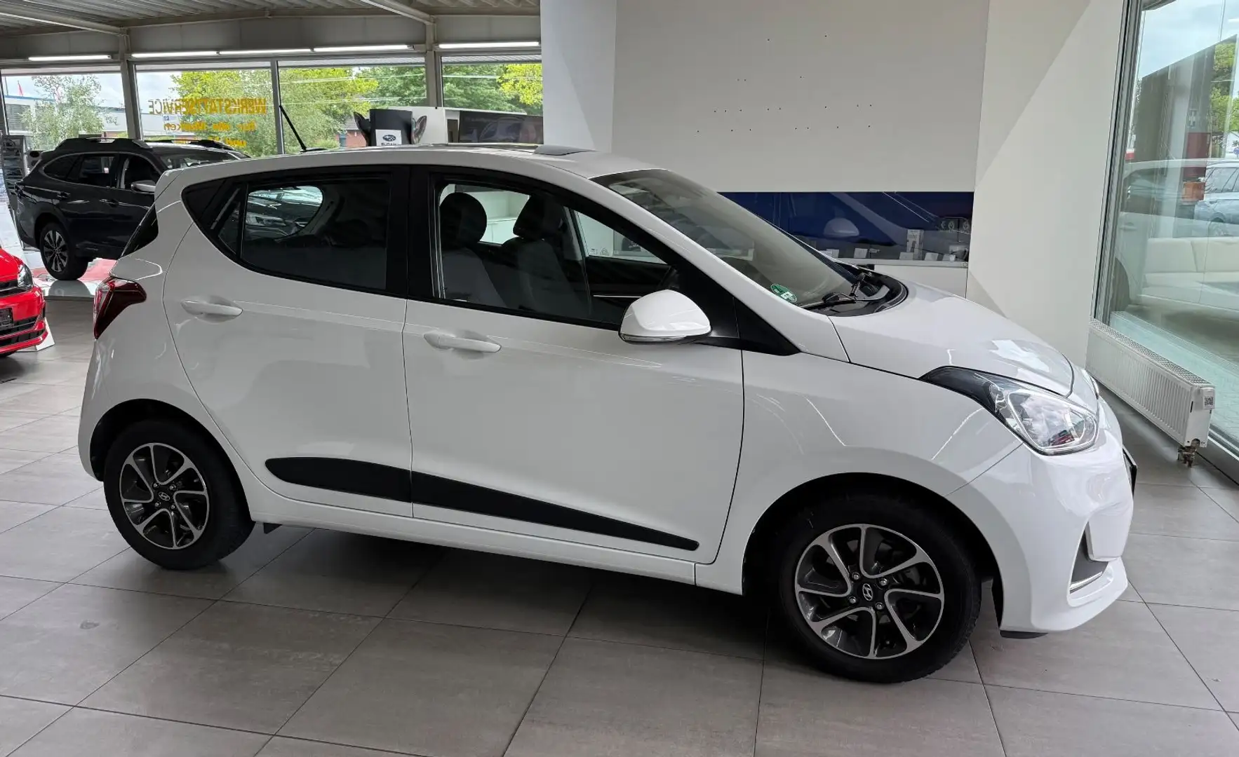 Hyundai i10 Style *APP-CON*GLASDACH*SITZH.*AUTOMATIK* Weiß - 1