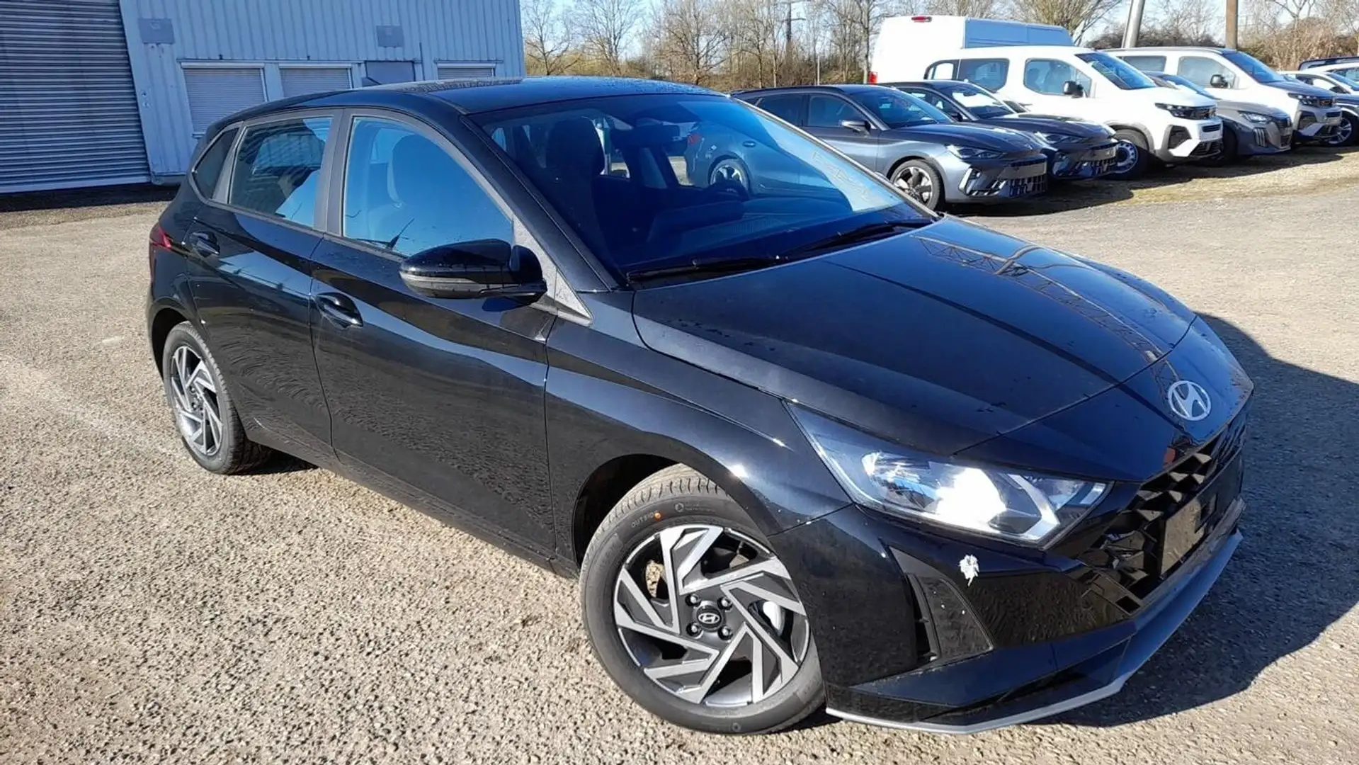 Hyundai i20 Select MY26 Nav SHZ 16Z PrivG Kam SmartL PDC 66... Schwarz - 2