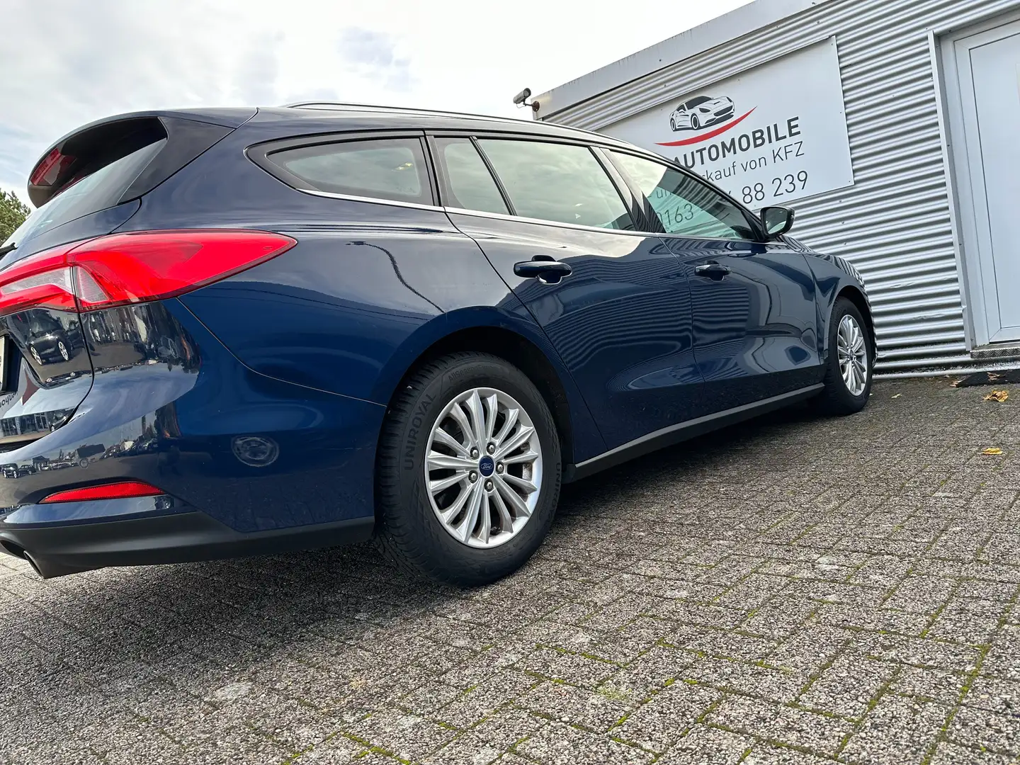 Ford Focus Titanium Bleu - 2
