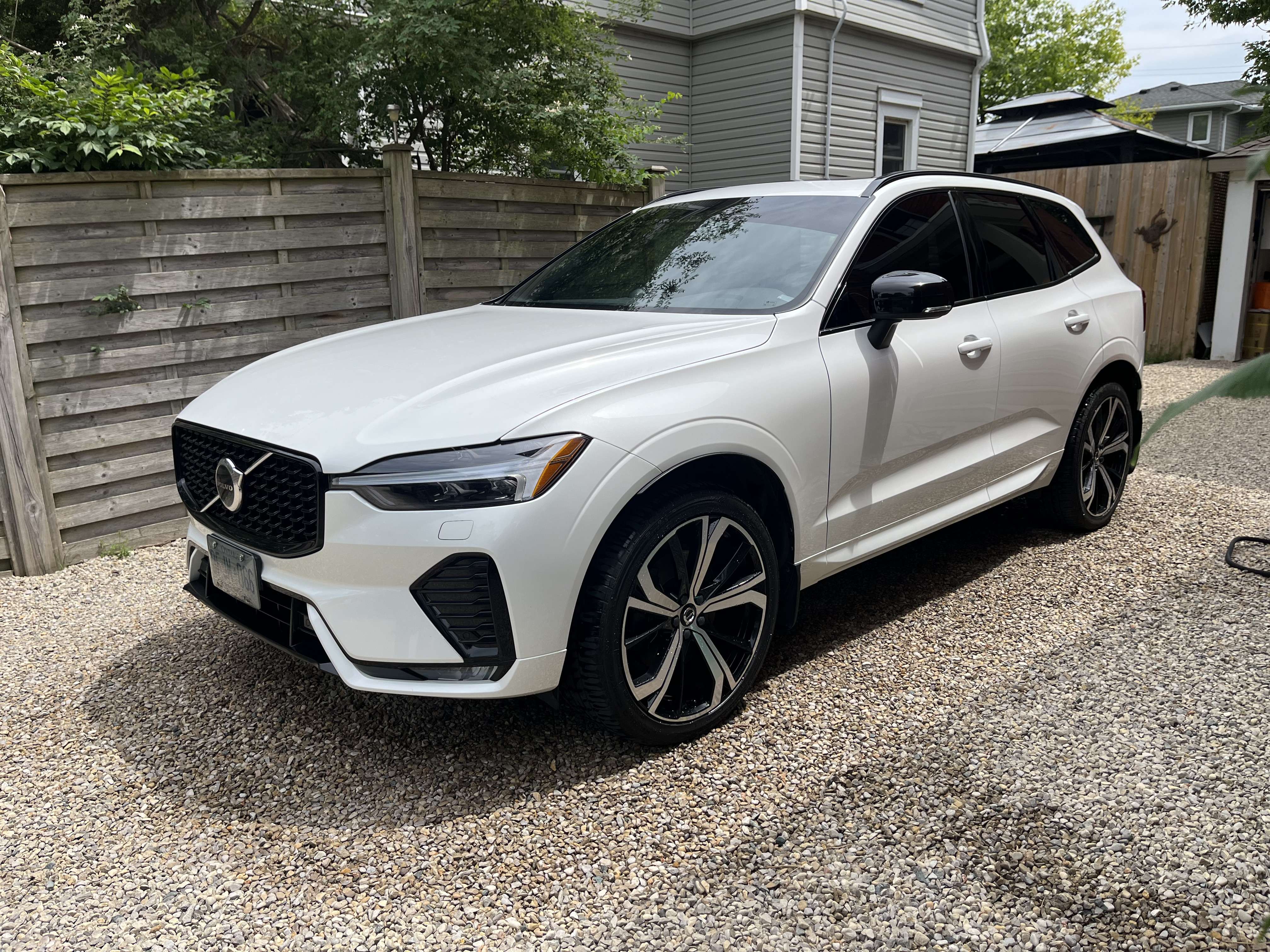 2022 Volvo XC60 B6 AWD R-Design