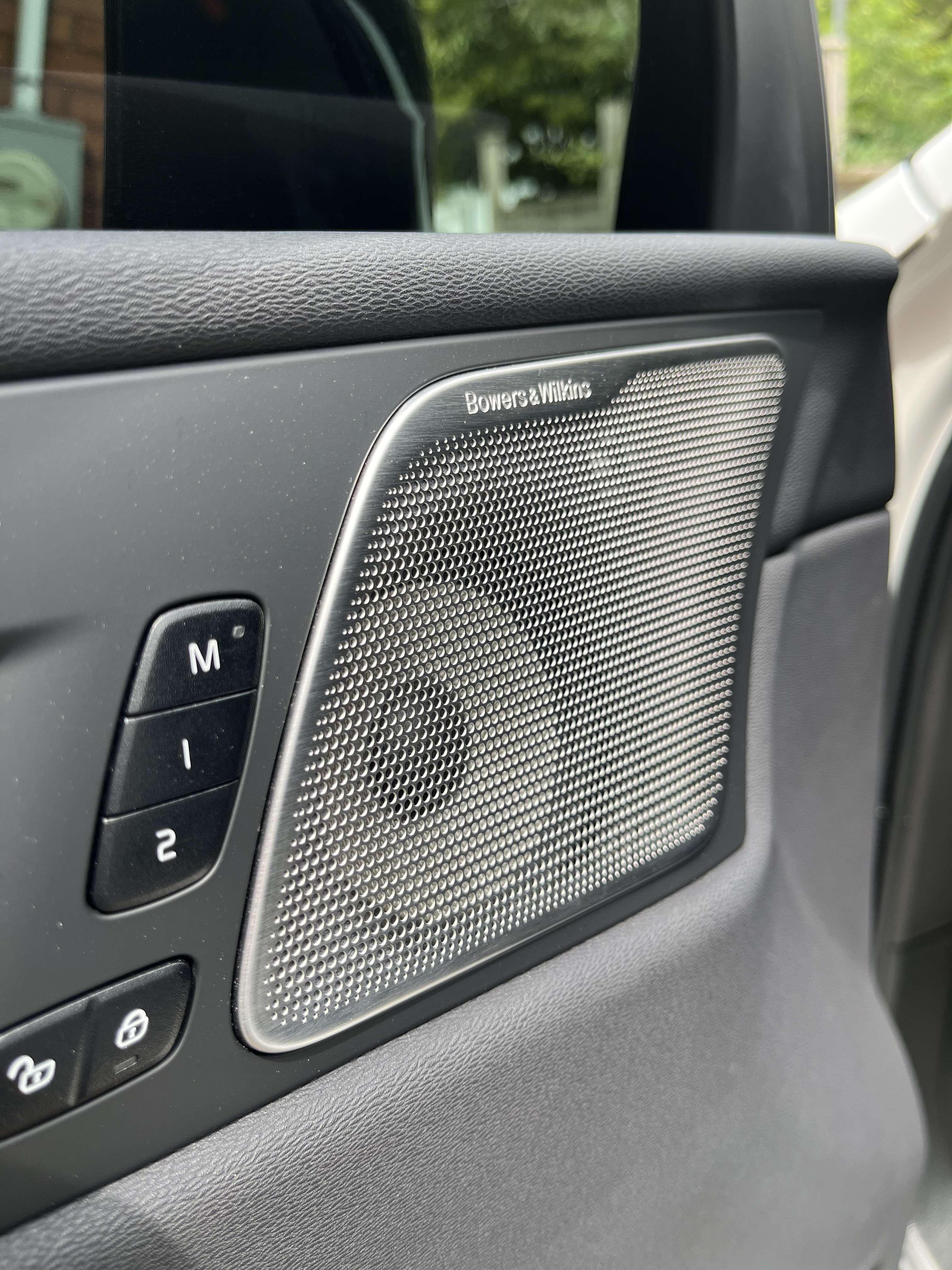 2022 Volvo XC60 B6 AWD R-Design thumb 8