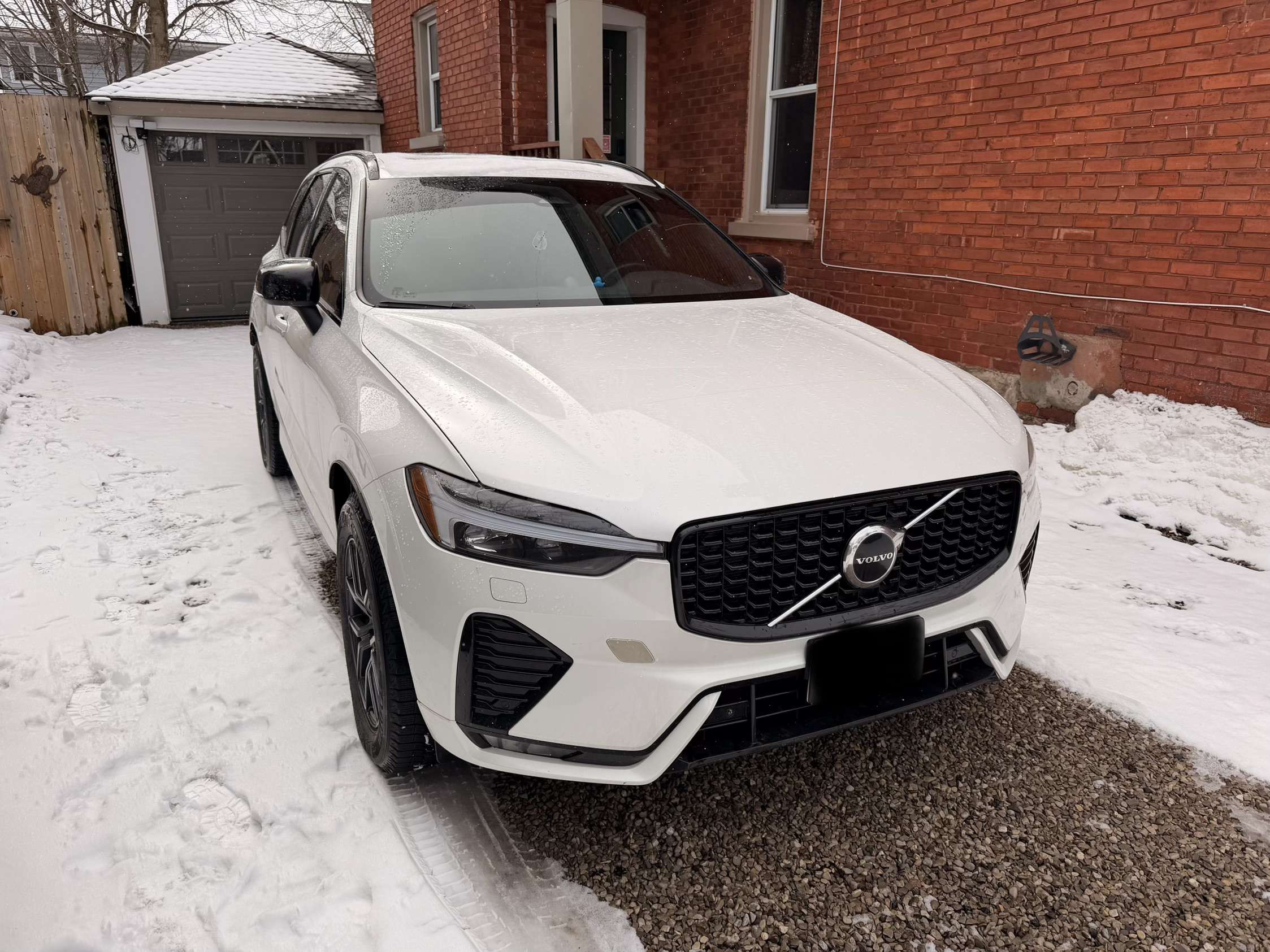 2022 Volvo XC60 B6 AWD R-Design alt 5
