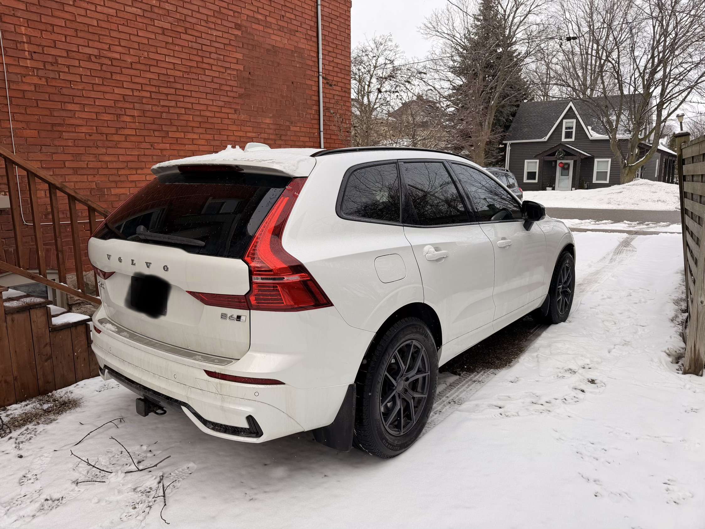 2022 Volvo XC60 B6 AWD R-Design thumb 6